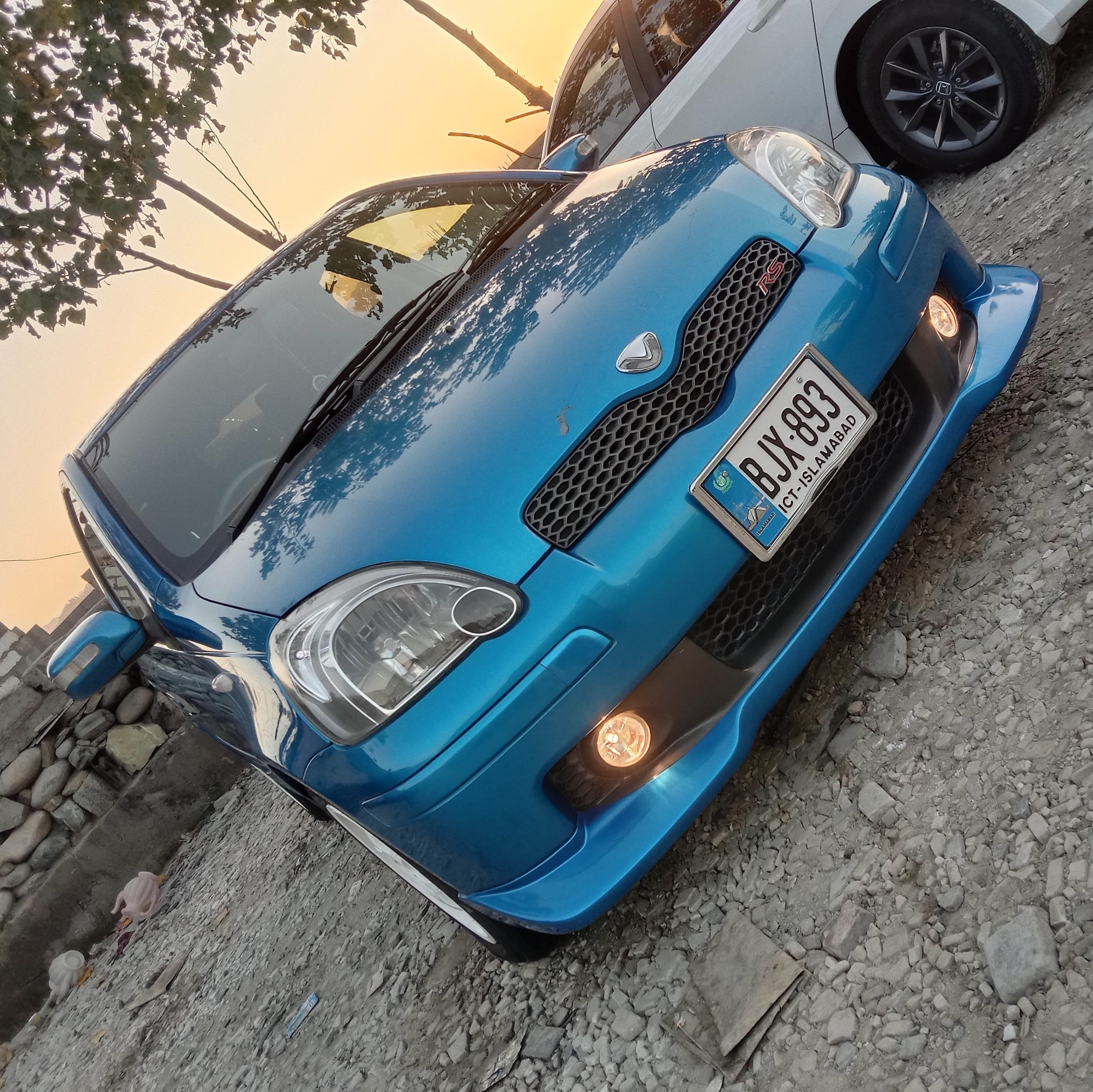 malak-waqas-mazda-and-motar-car-center-timergra