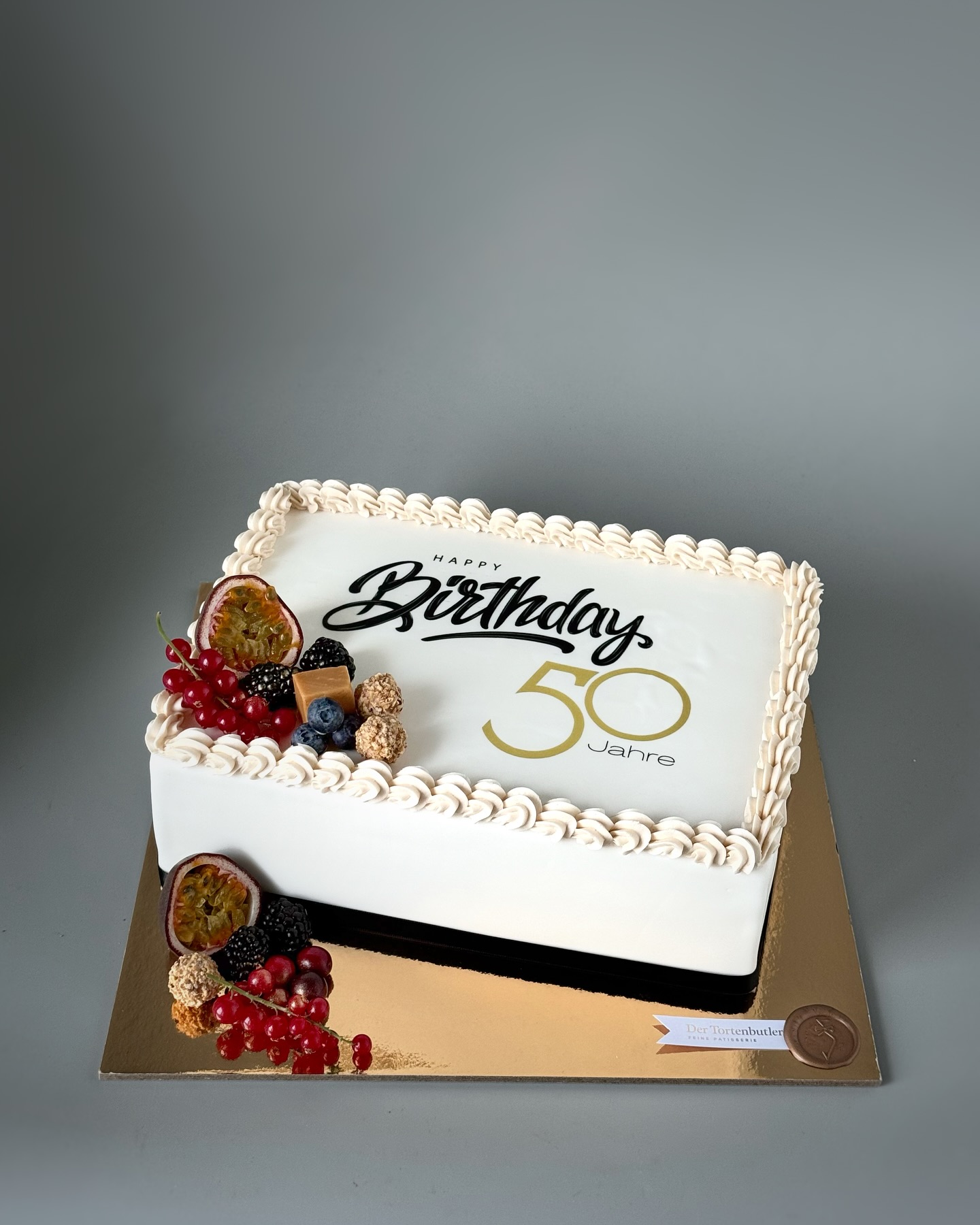 Happy 50th Birthday ❤️ www.dertortenbutler.de #dertortenbutler #handwerk #geburtstagskuchen #happybirthday #motivtorte #feinepatisserie #geburtstag #geburtstagstorte #modernepatisserie #patisserie #