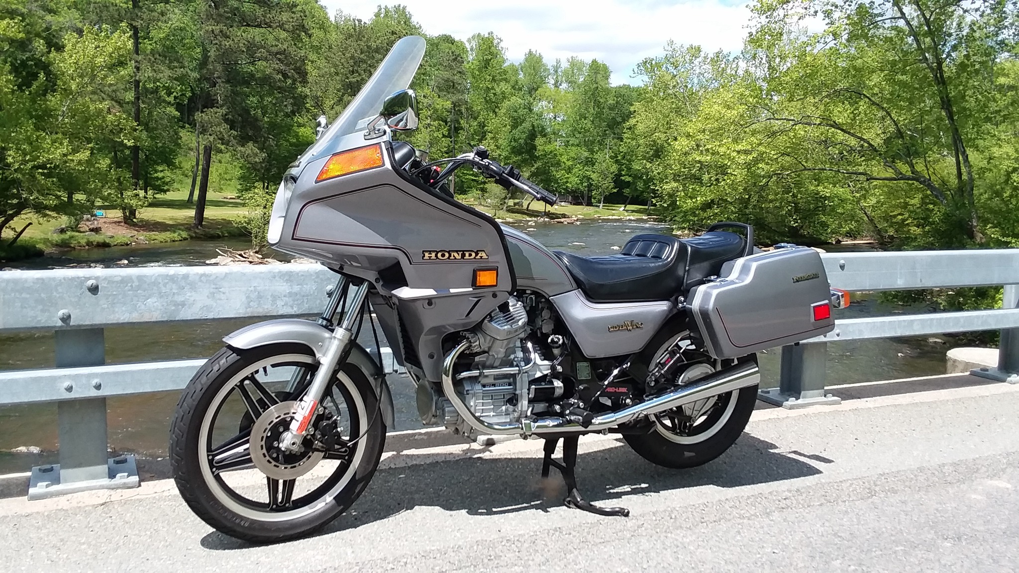 1982 Honda GL-500 Interstate motorcycle description