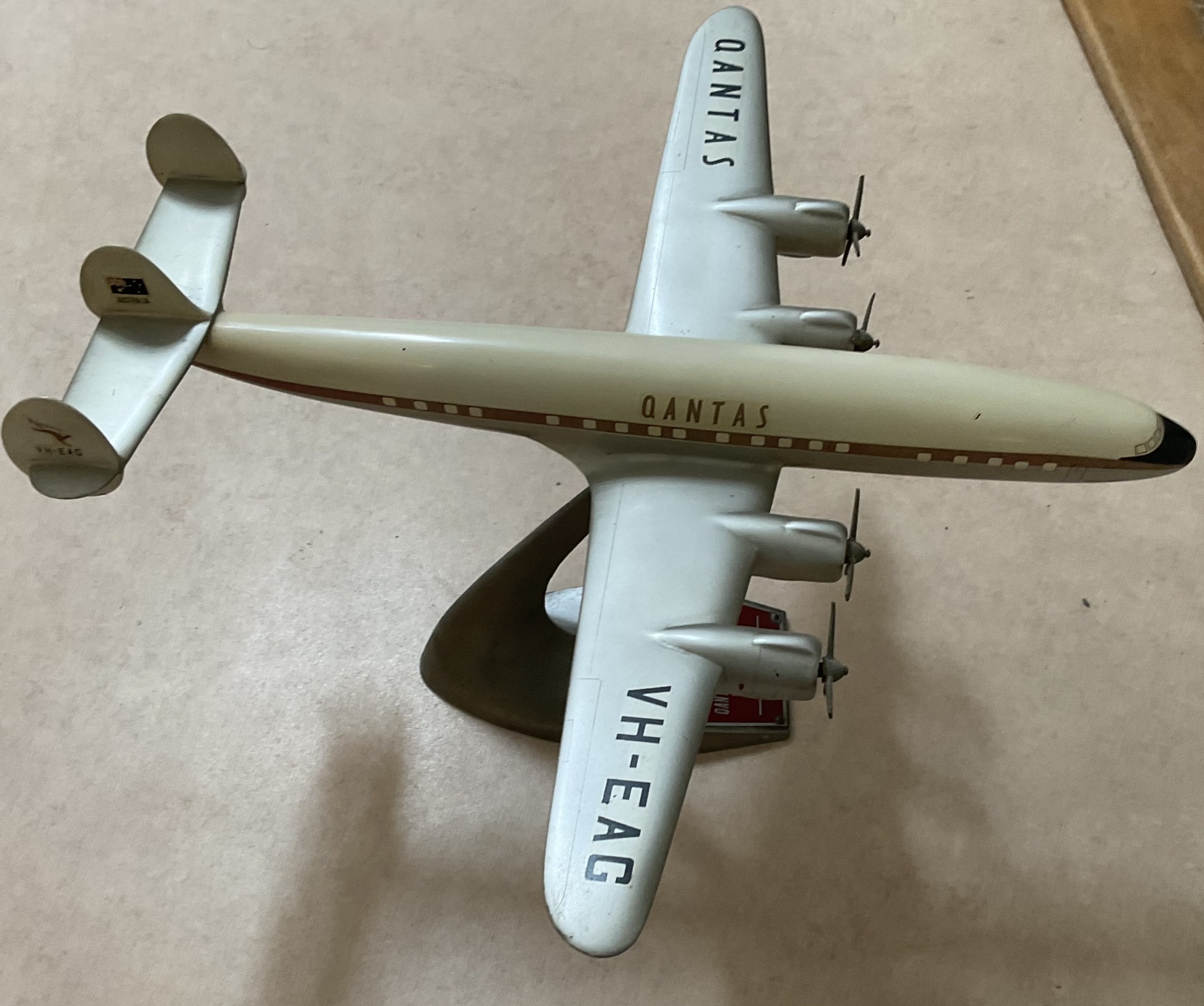 Qantas Lockheed L-1049C Super Constellation model 1954 in 1/72 scale