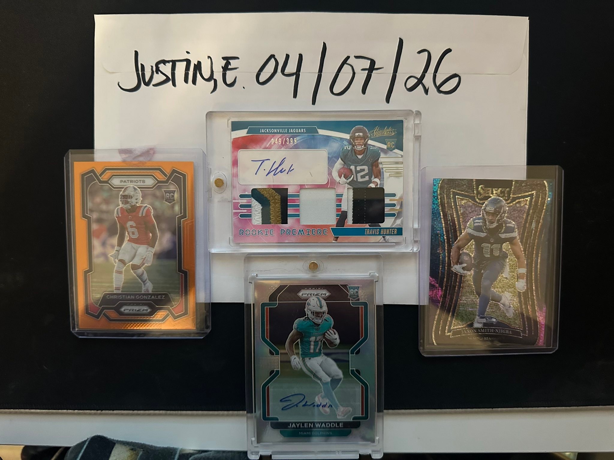 ? NFL AUTOS / ROOKIES – PRICED TO MOVE Mix of autos, numbered 