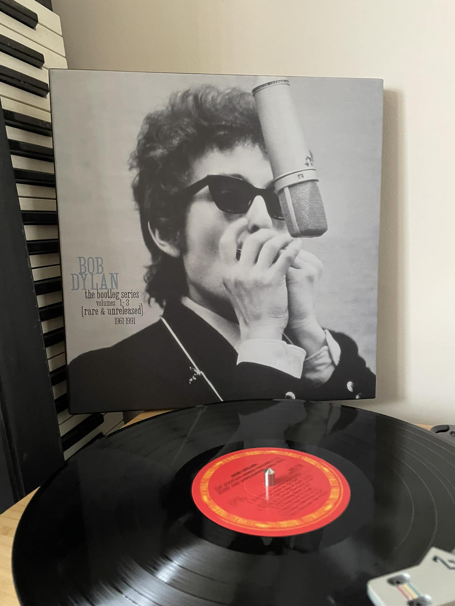 A beautiful box set, well worth the money.. Bob Dylan-The bootleg 