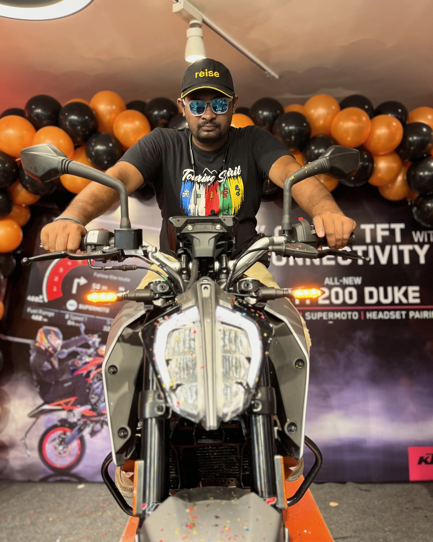 All New KTM Duke 200 Gen -3 with amazing new features 1. TFT 