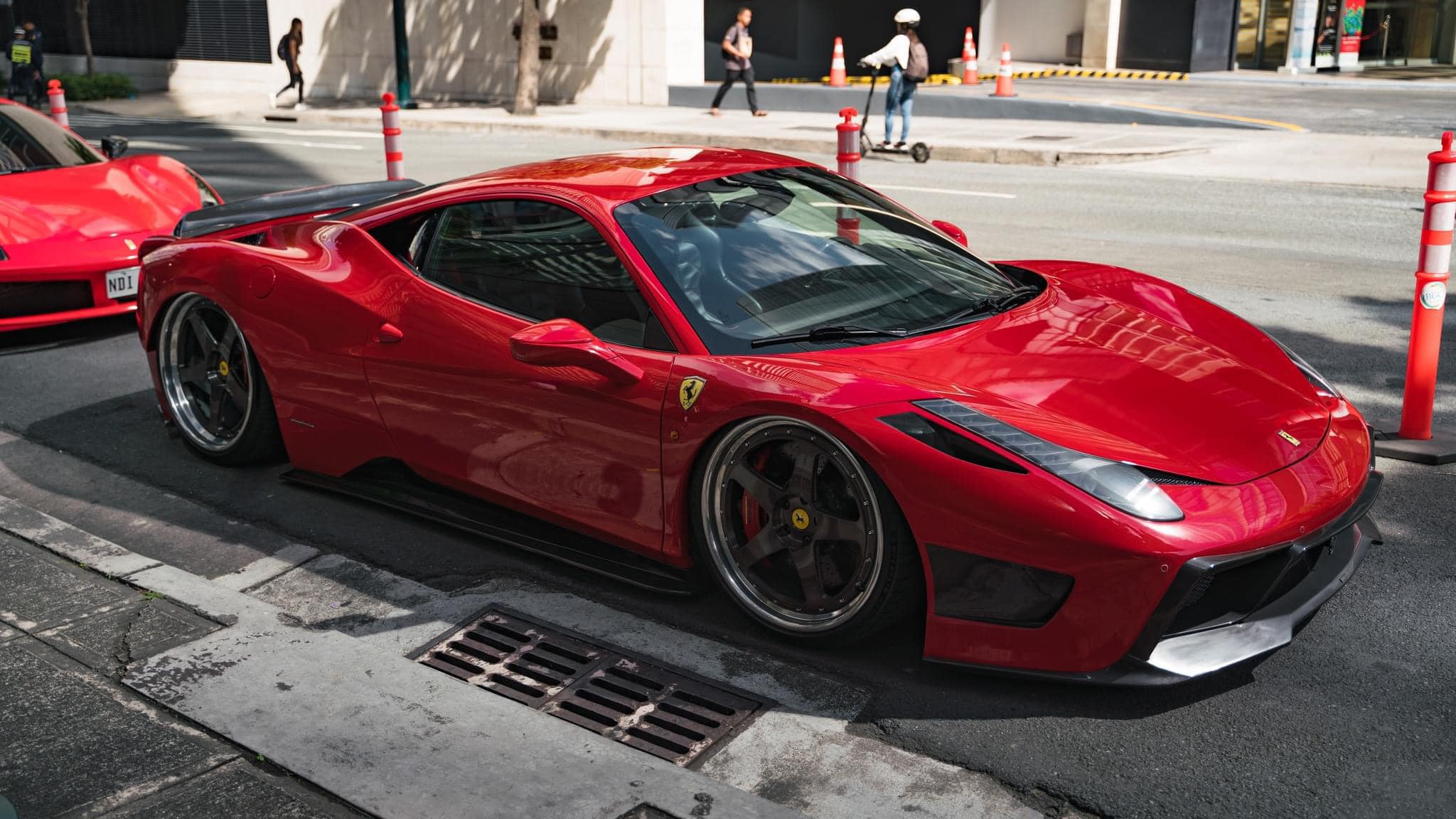 Wild Ferrari 458 Widebody with a new set of flashy @rdbwheels