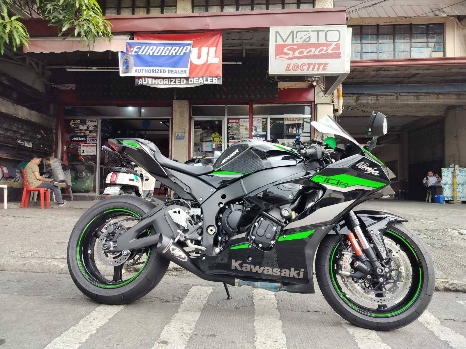 M4 Slip-On Exhaust SS with Black GP19 Canister Kawasaki ZX-10R