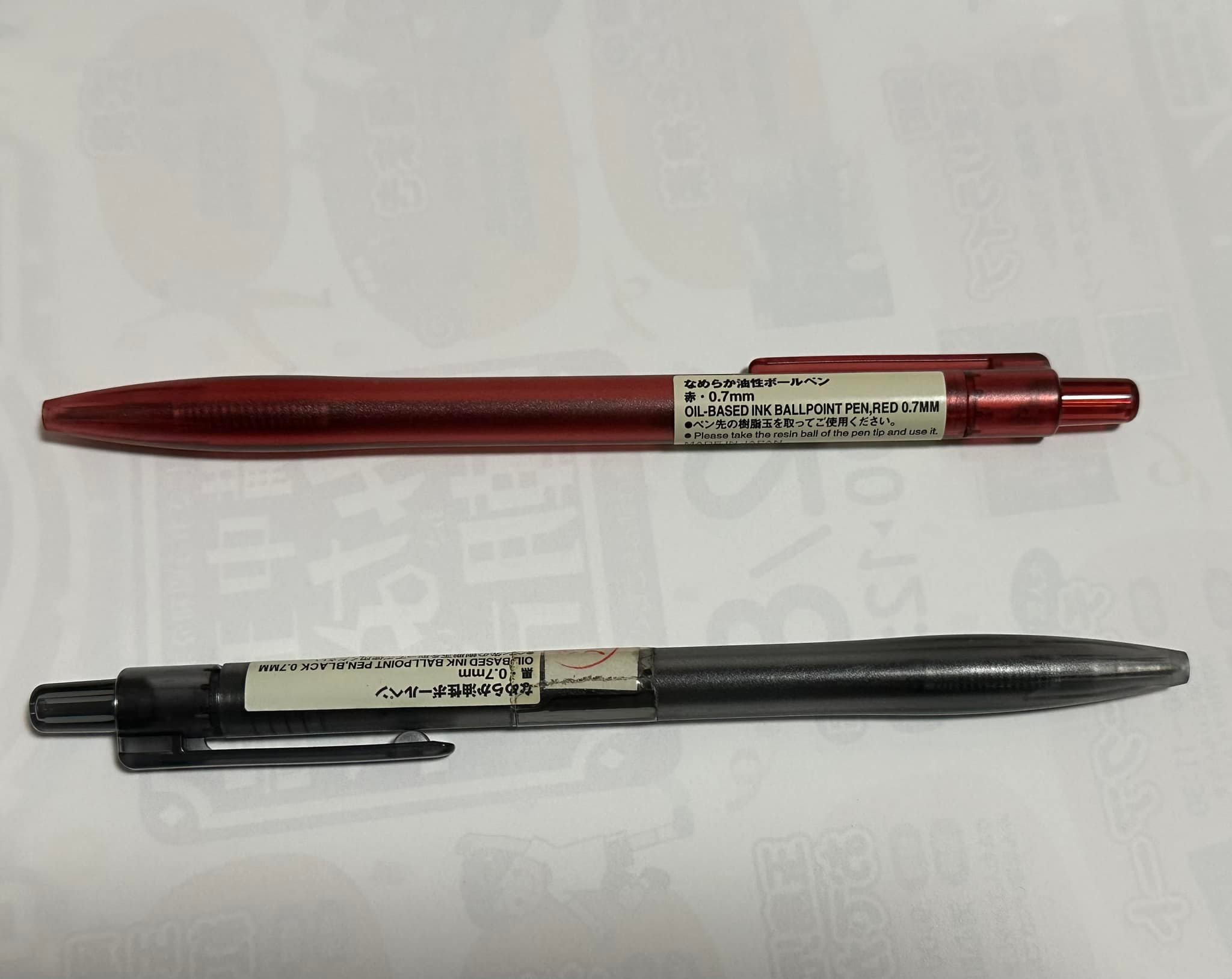 使い切ったボールペン 長年ボールペンは無印のなめらか油性ボールペンを使ってます。特に赤は
