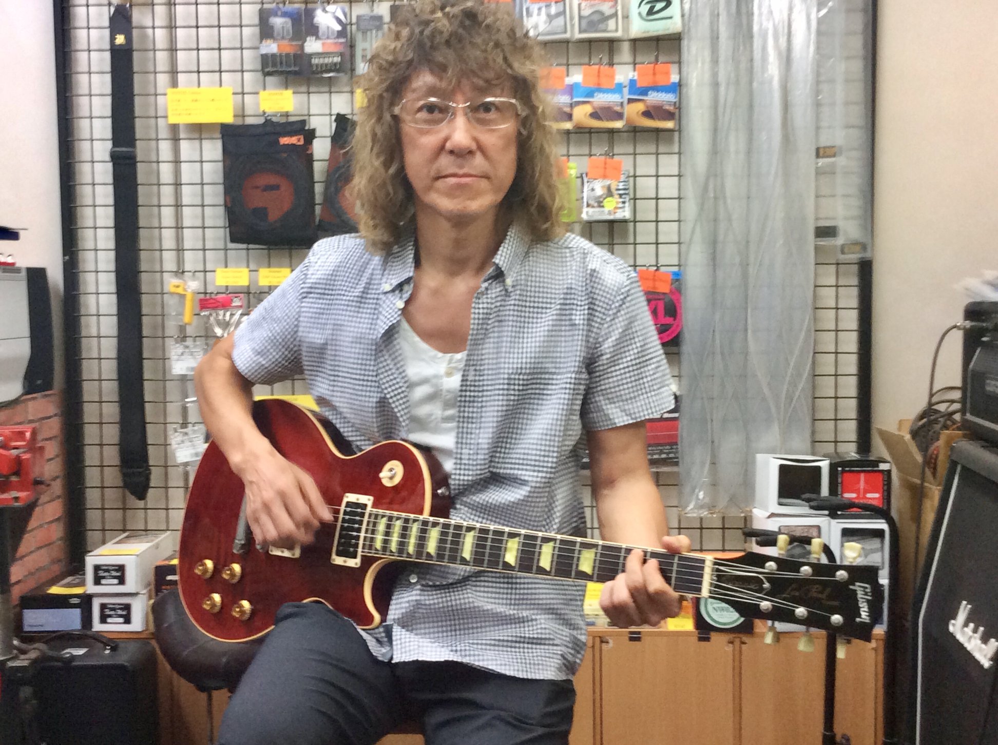 スーパーロックギタリスト 北島健二 様 レスポールのメンテナンスで御 