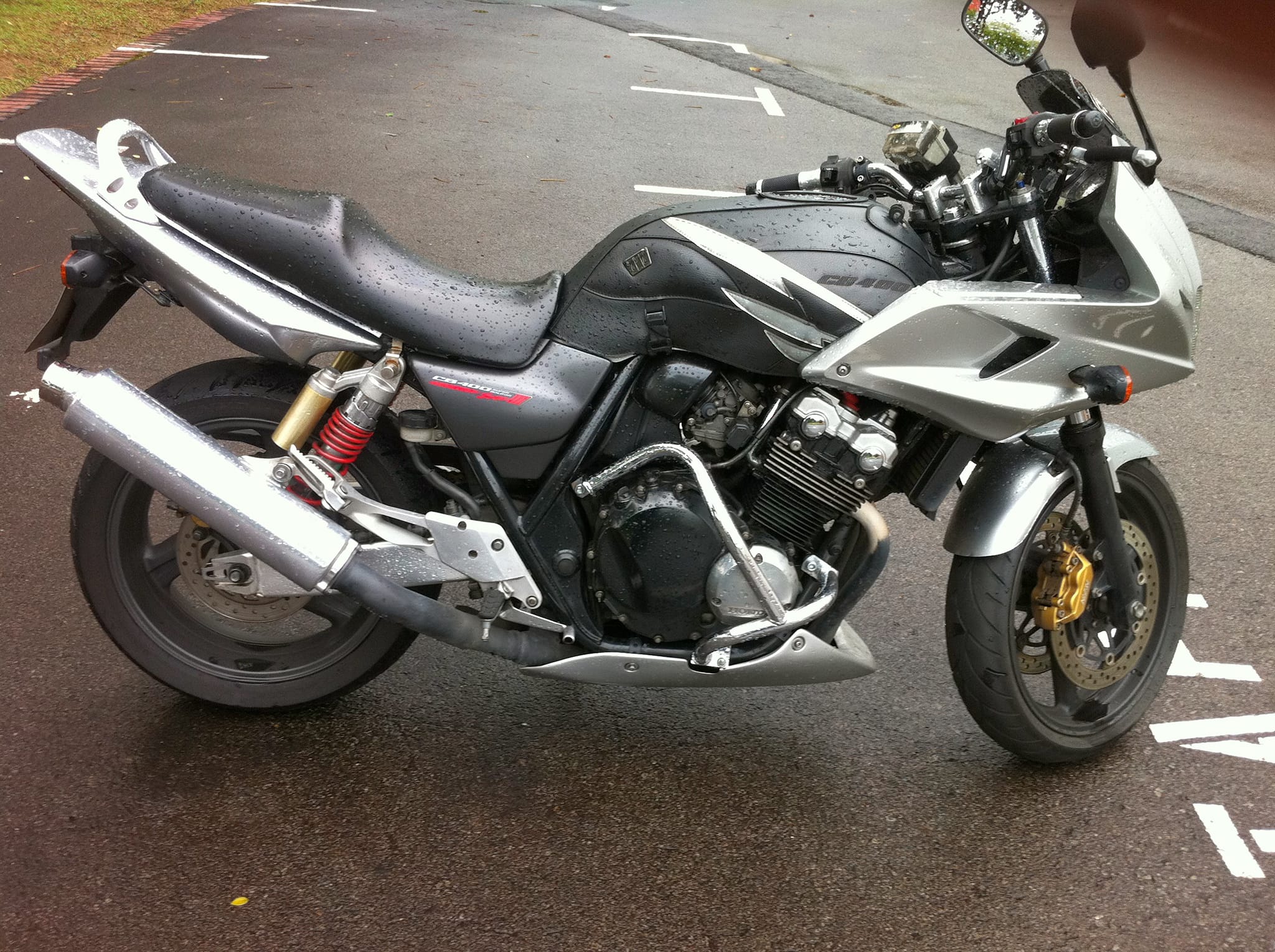 Honda CB400 4 Super Bike review