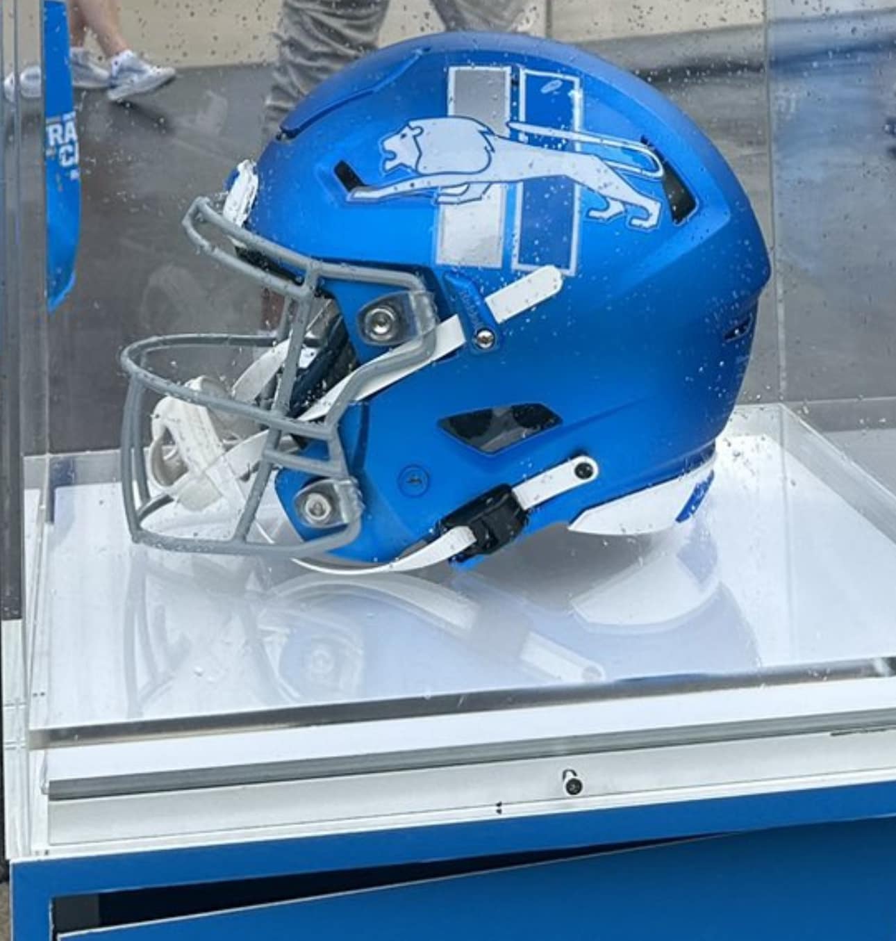 detroit lions helmet monday night football Riddell SpeedFlex Mid-Size  Green Gridiron, Inc Release facemask attachment system and official paint and decals Why Are the Detroit Lions'