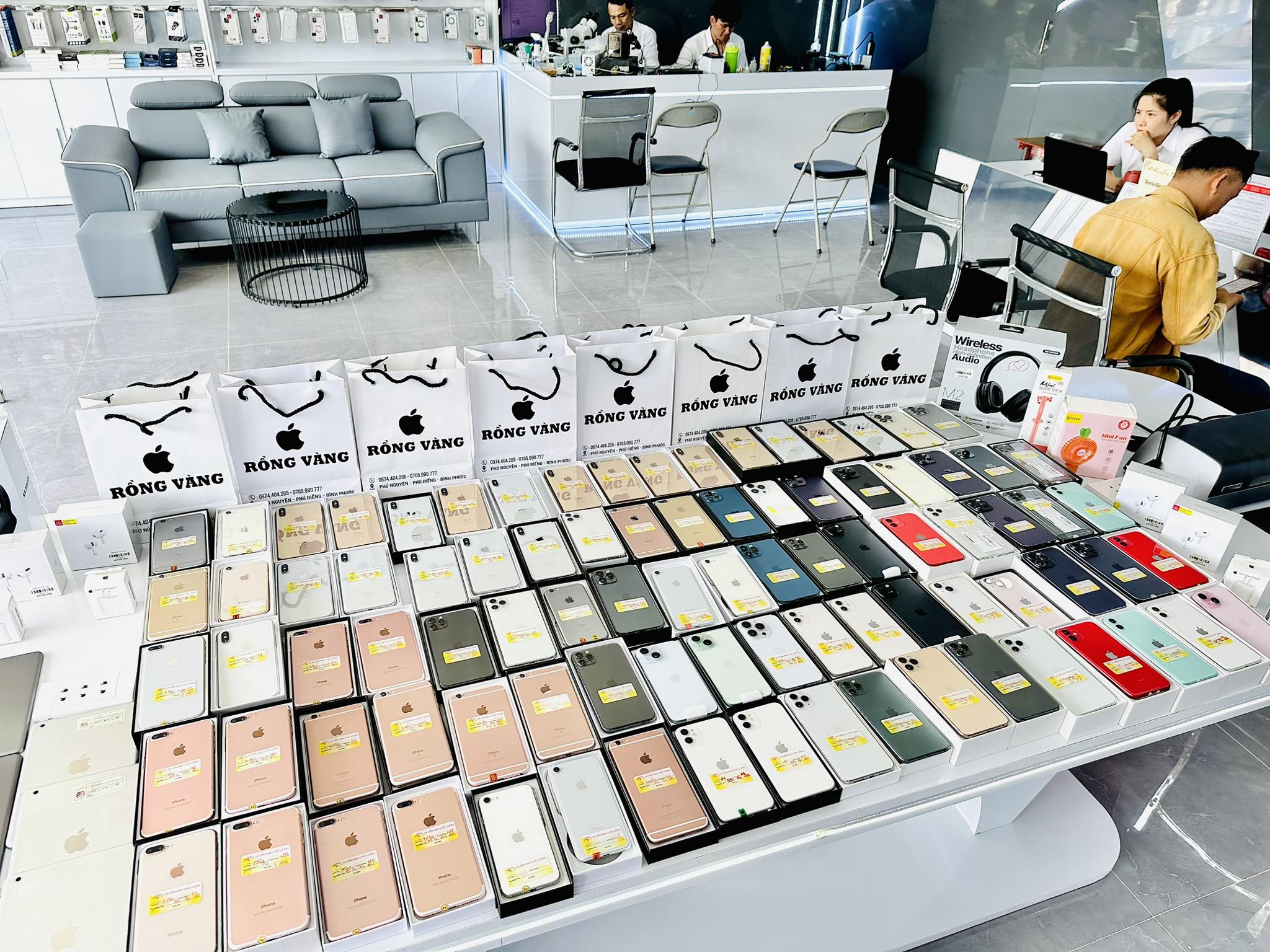 V.Â.N STORE