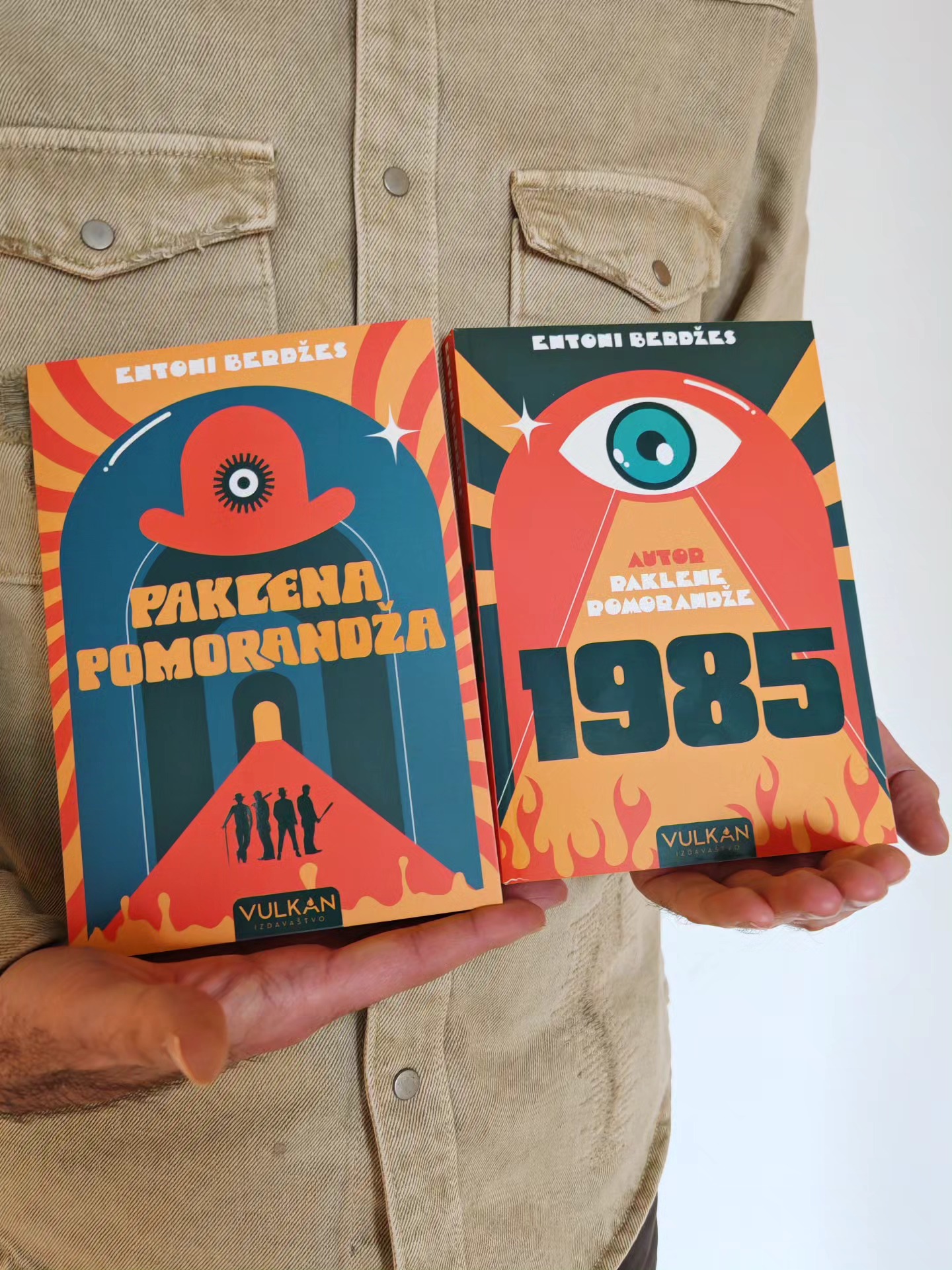 Vulkan - Dva distopijska klasika. 🖤📚 Ako volite književnost koja ...