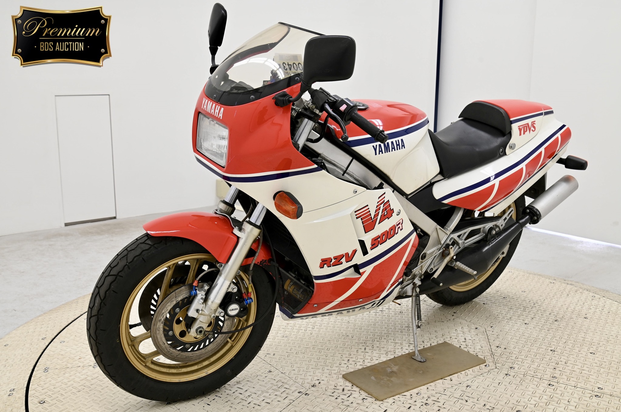 Yamaha RZV500R Available from www.moto2imports.com Classic Yamaha