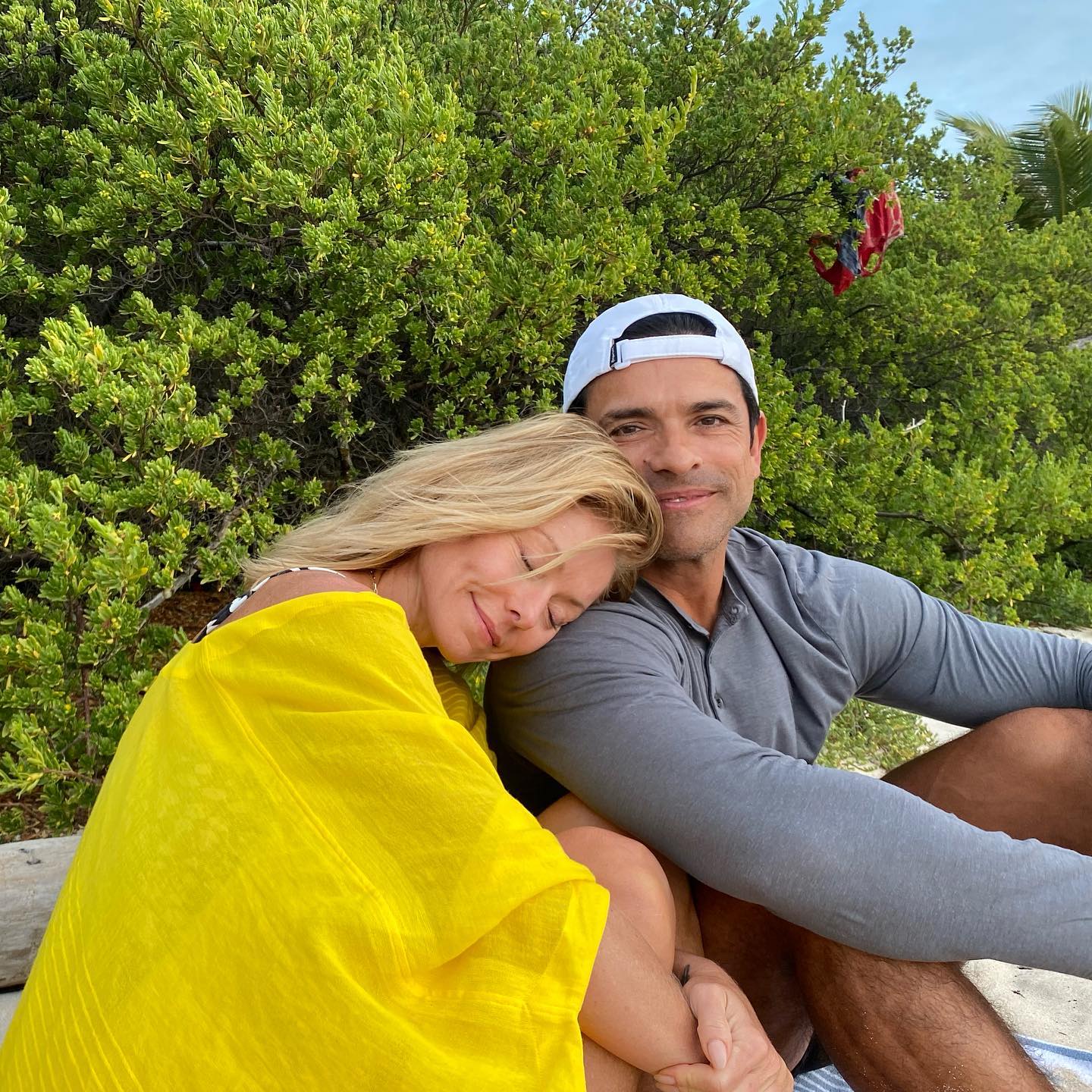 Kelly - Beautiful picture ️ Beautiful couple!!! | Facebook