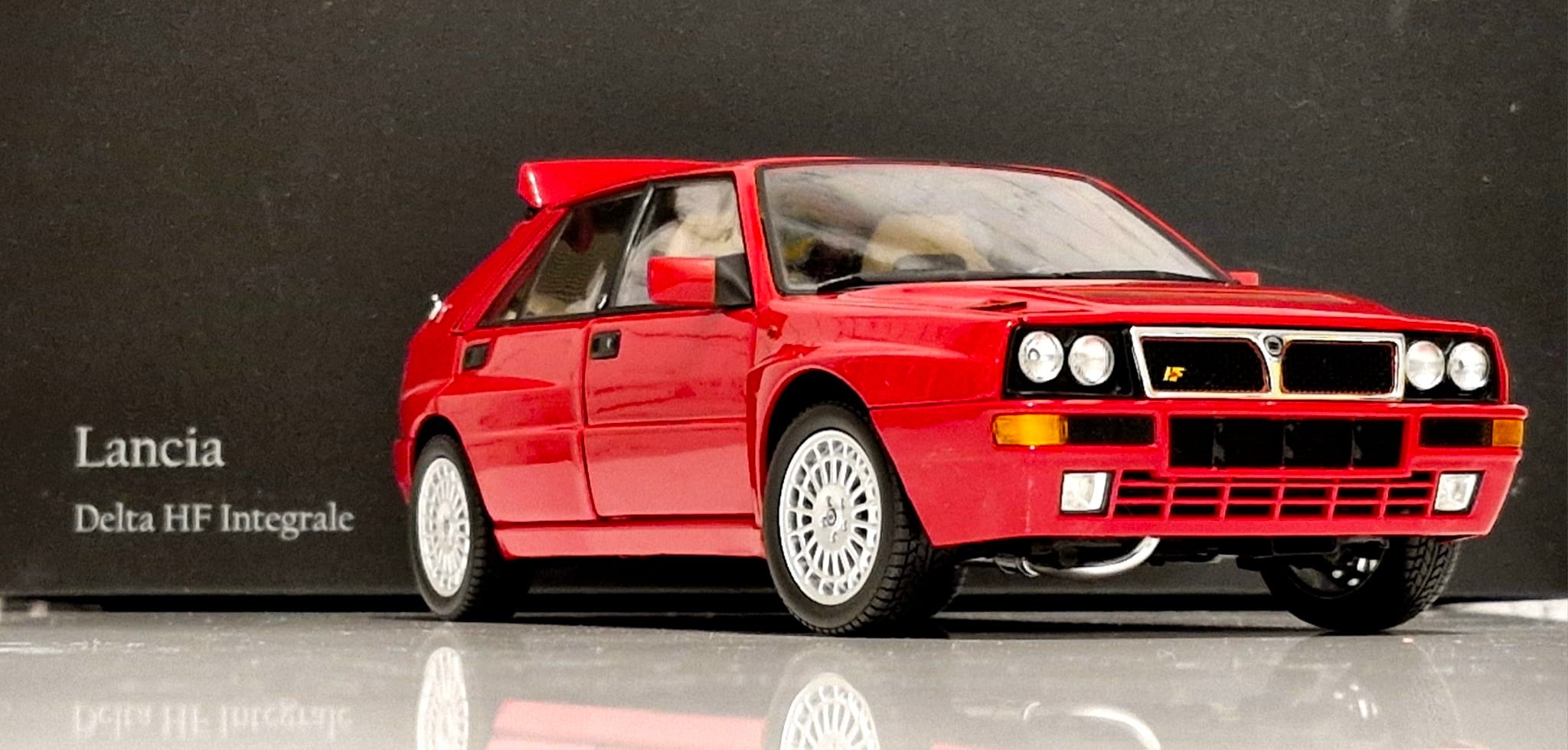 Kyosho Original Diecast 1/18 Lancia Delta HF Integrale - 1992