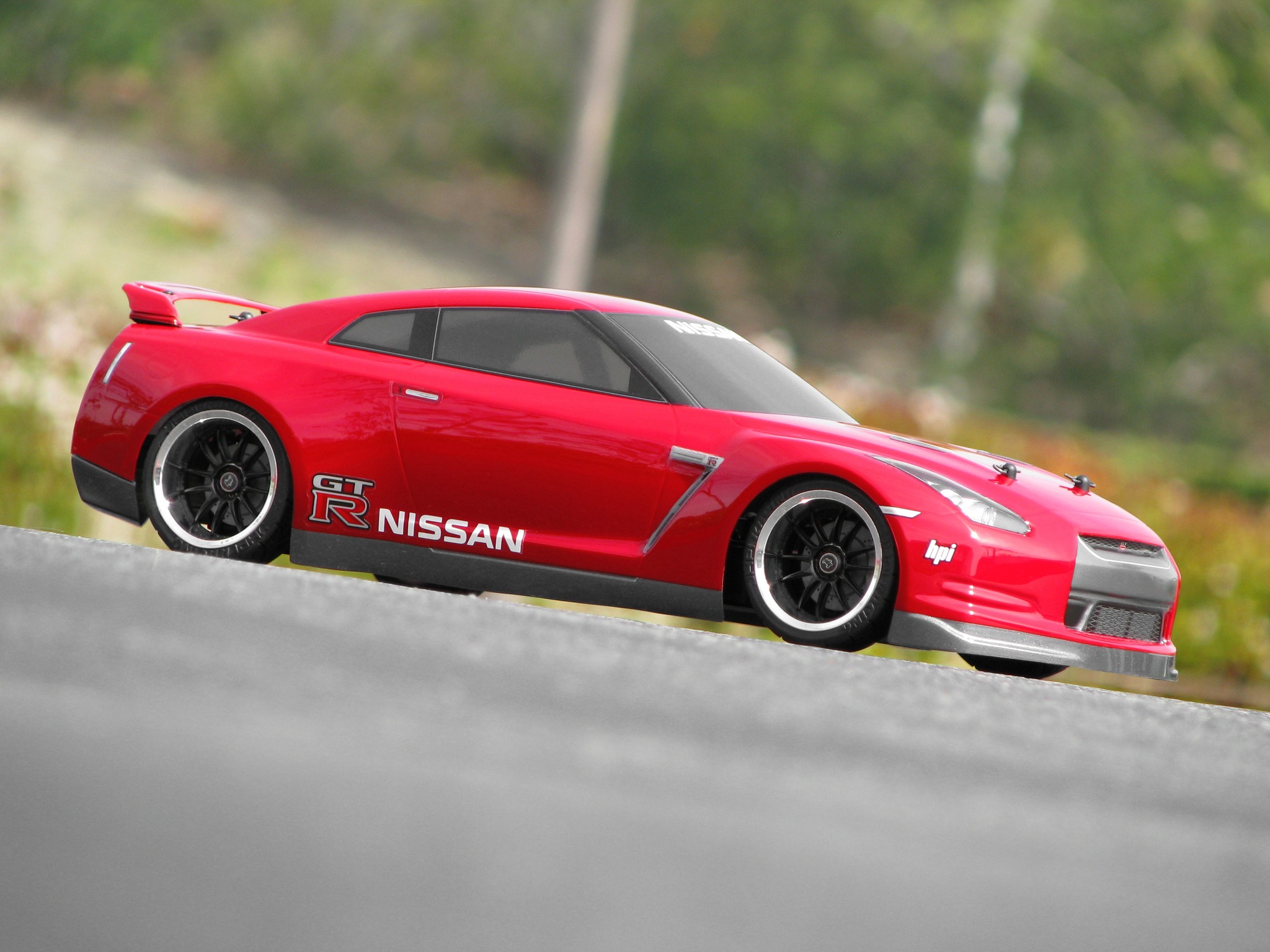 Bring the iconic Nissan GT-R R35 body to your touring car with