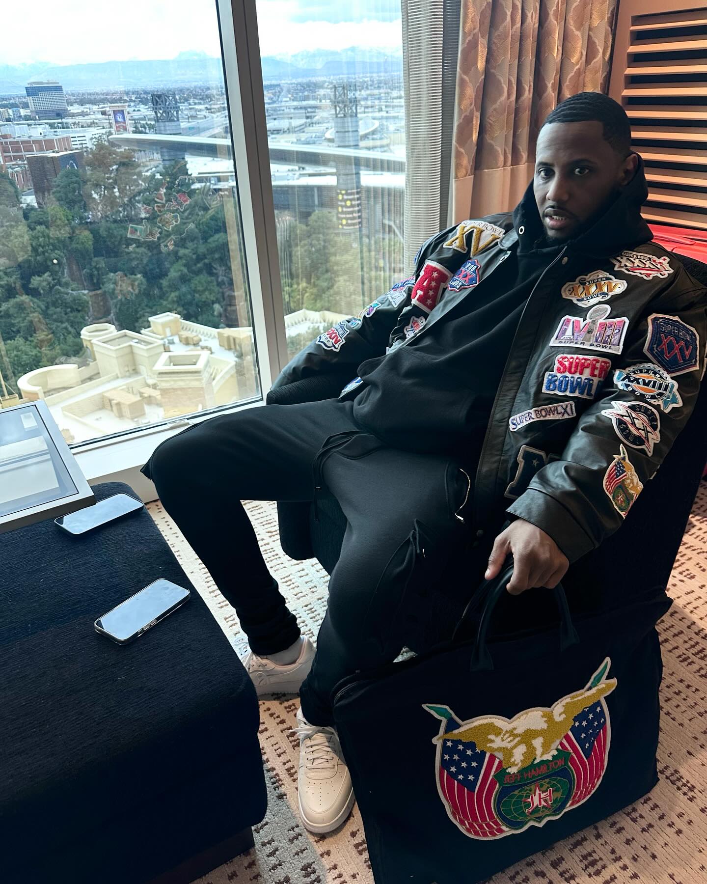 Hanging with my brother @myfabolouslife getting his Limited 