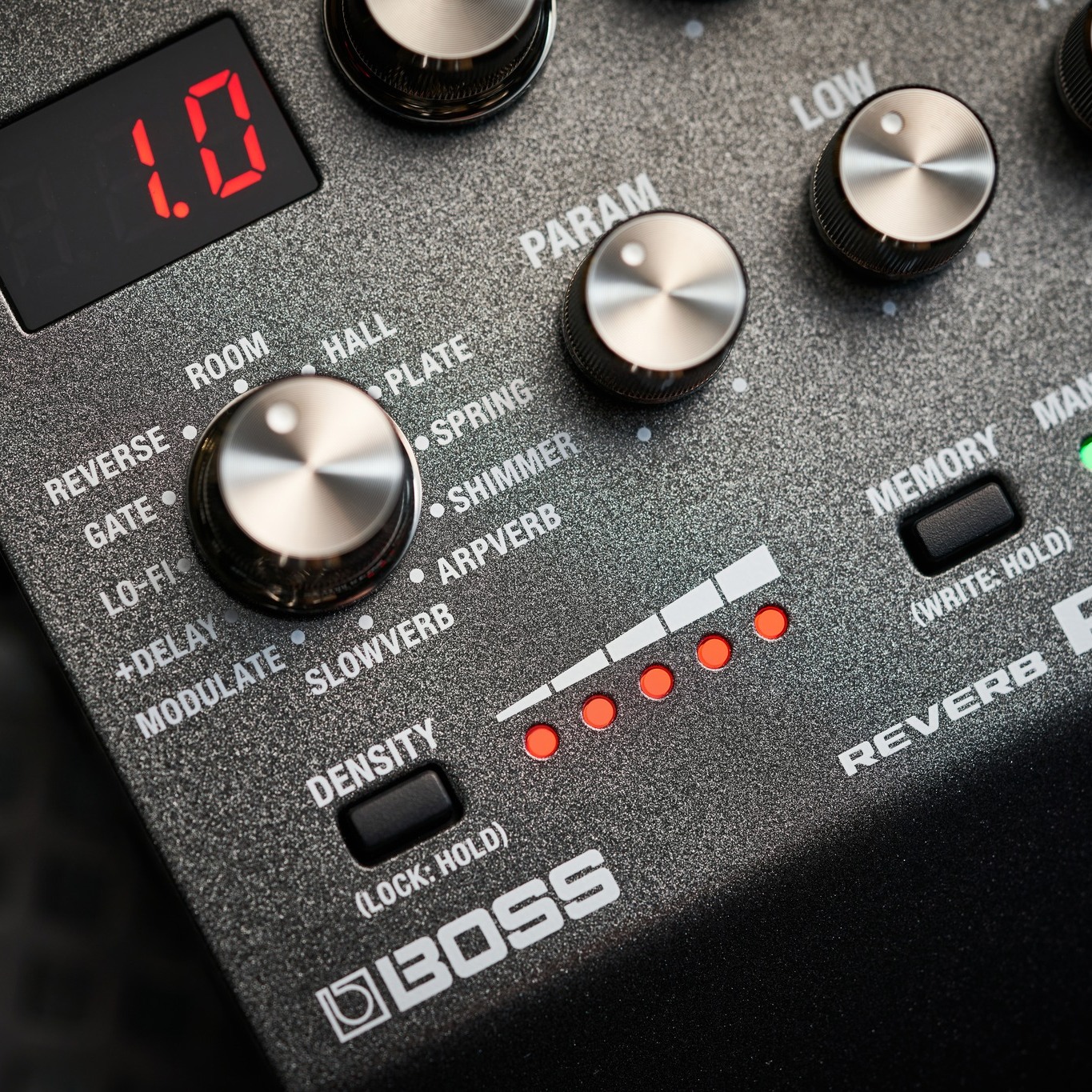 What's the difference between Boss RV-3 grey and pink labels?