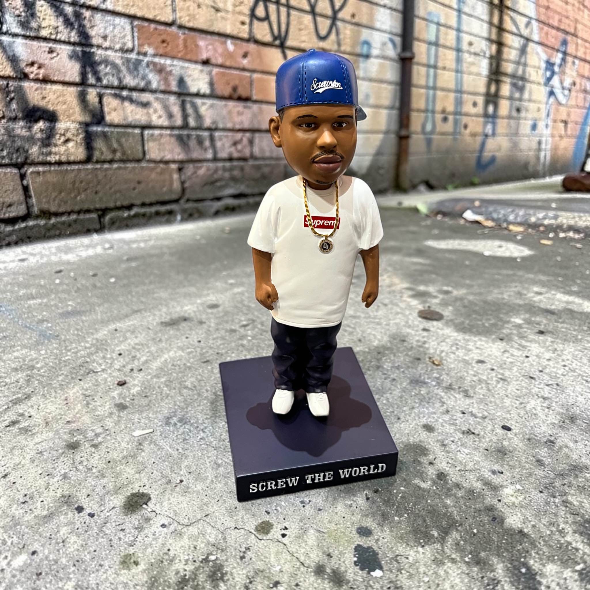 Supreme DJ Screw Foco bobble head 천디센시어, Eypren SCREW THE WORLD