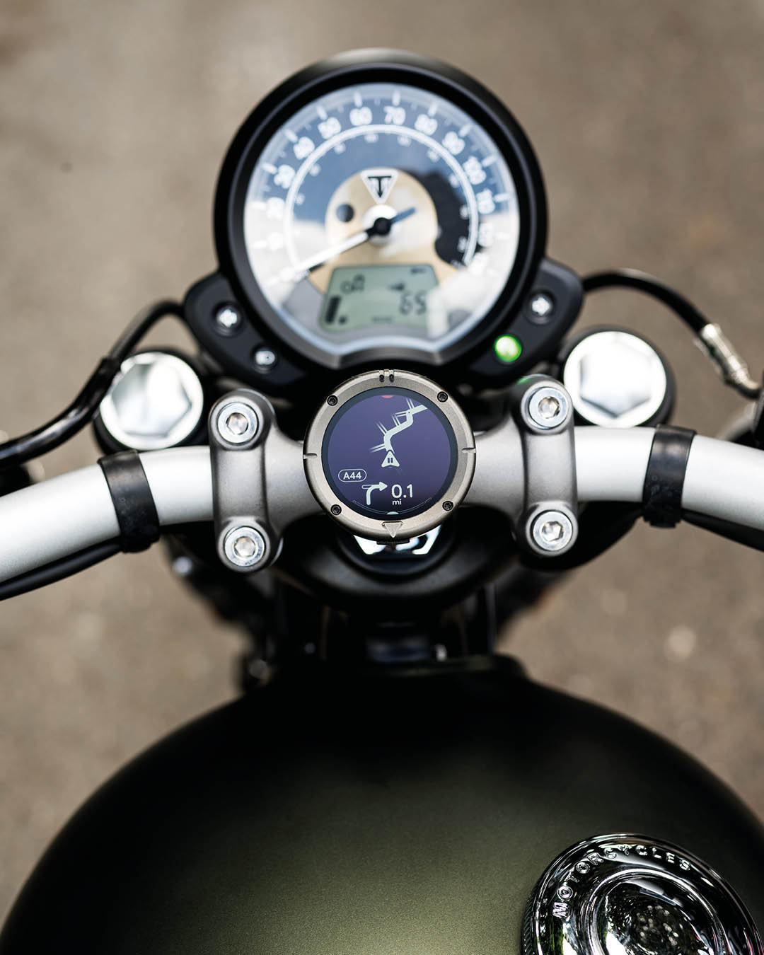 Beeline MOTO II - the perfect gift for a Modern Classic rider this