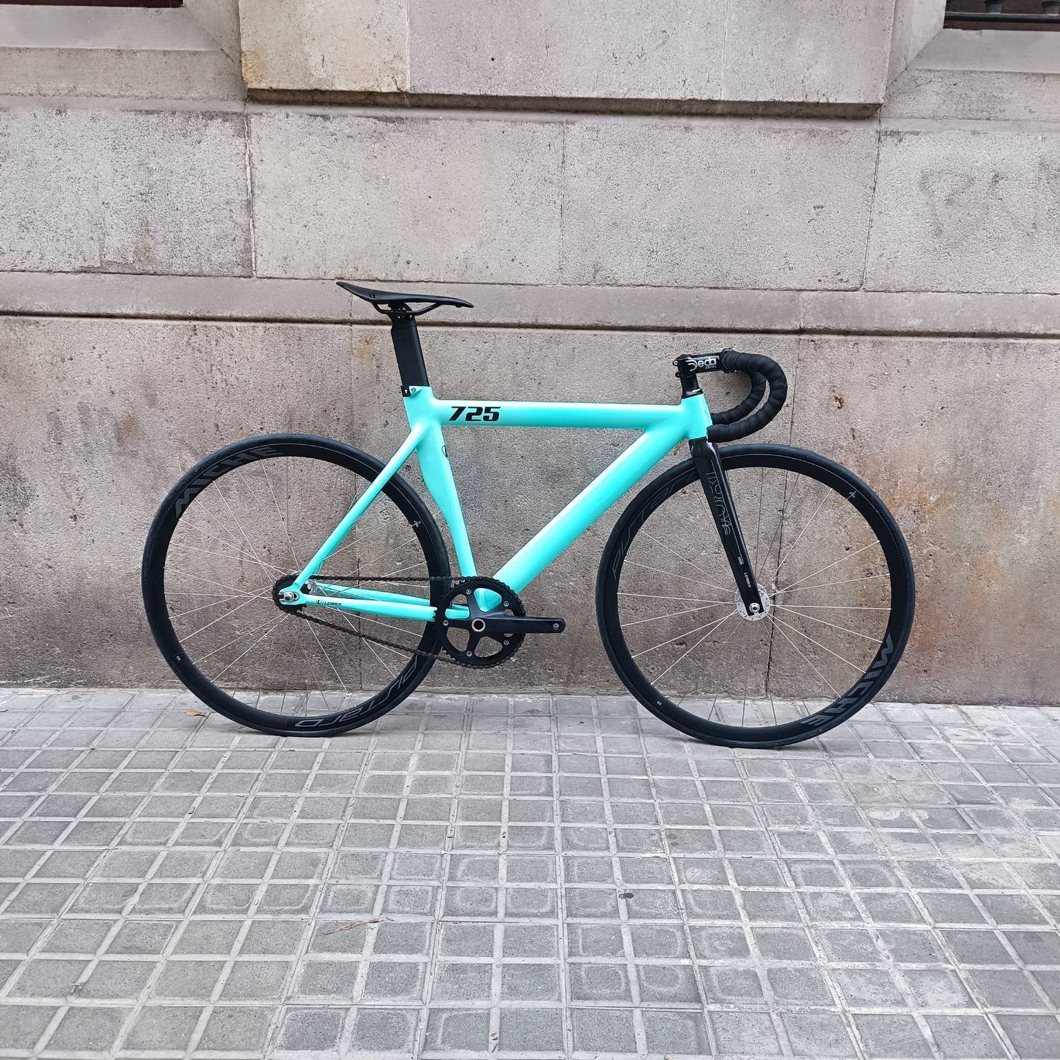 Leader 725 #leaderbike #fixedgear #fixie #trackbike #singlespeed 