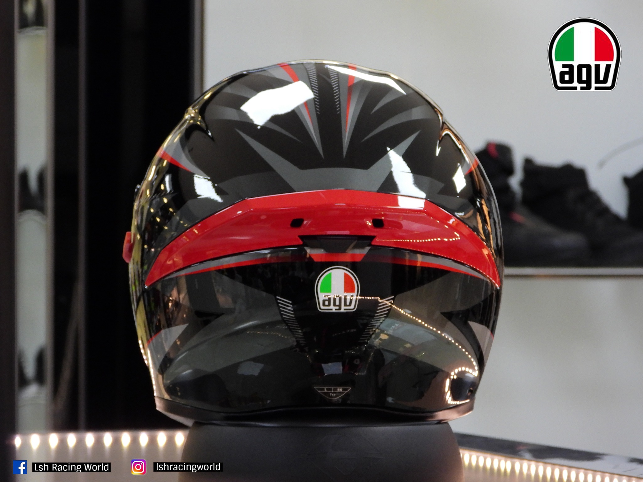 agv corsa arrabbiata R HELMET it features emergency release cheek pads and a collarbone safe profile amongst a host of other details included to keep you protected Agv Corsa Red White And