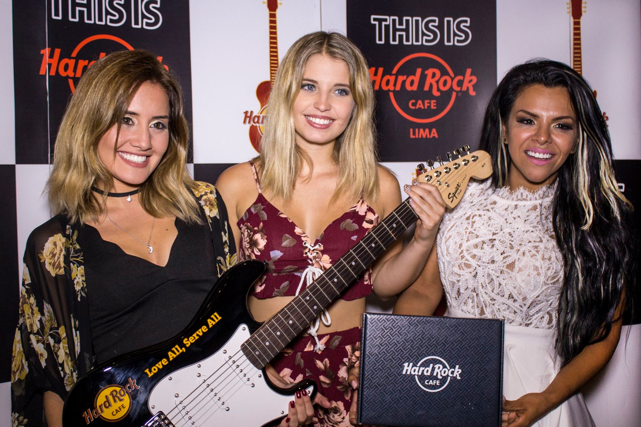 Hey Rockers Les compartimos lo que... - Hard Rock Cafe Lima | Facebook