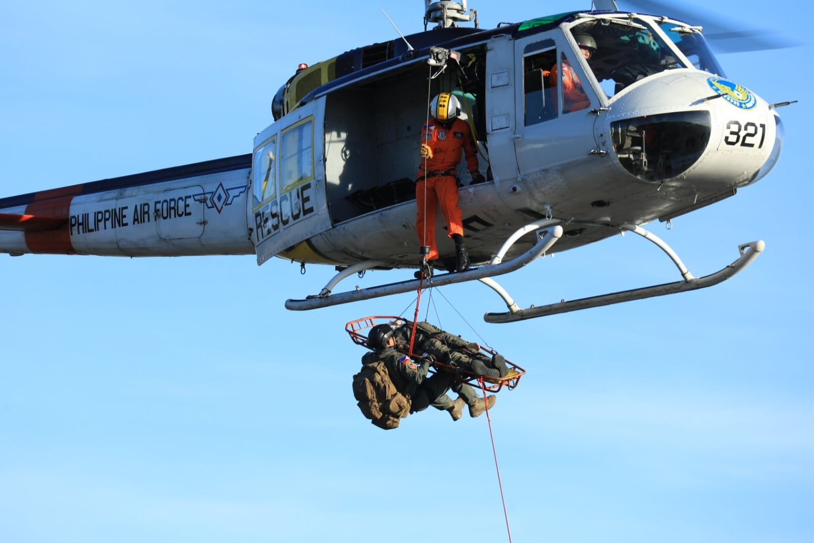 Philippine - PAF Personnel from the 505th Search and Rescue Group ...