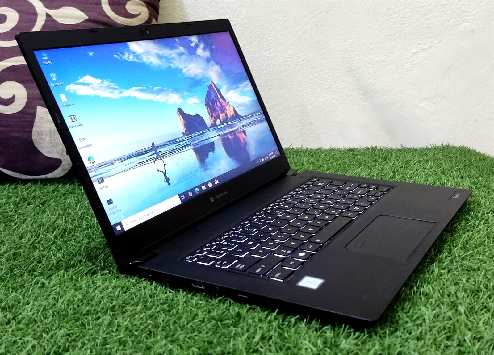 Toshiba Dynabook B65 i5-8250U 1.8GHZ 8 CPU 8TH GEN 256GB SSD 15.5