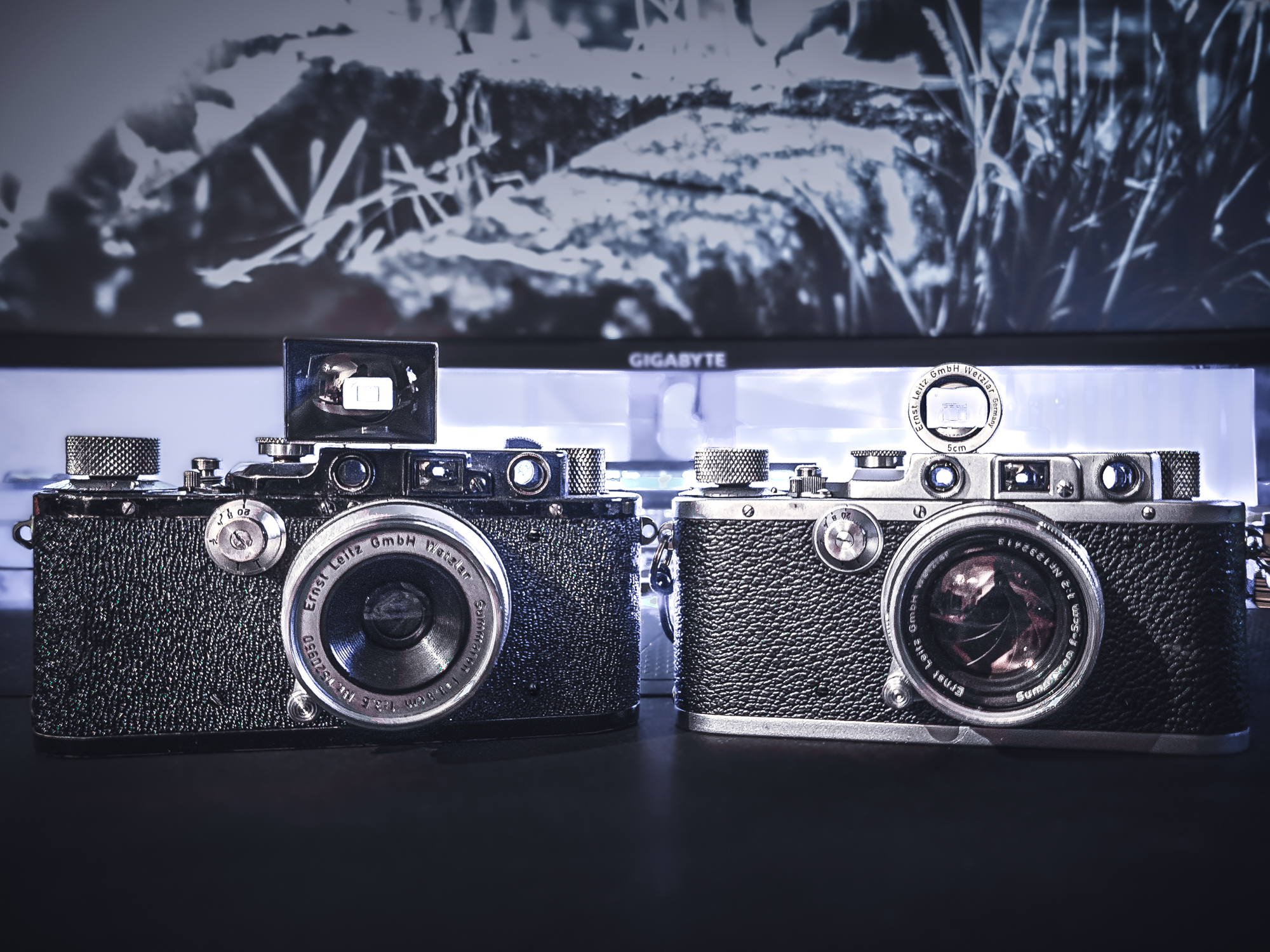 Leica II model D camera features and history