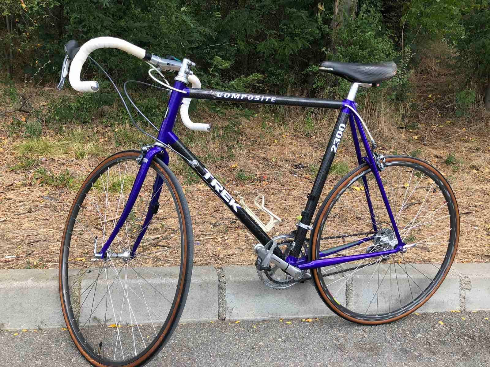 Trek 2300 composite road bike in excellent condition