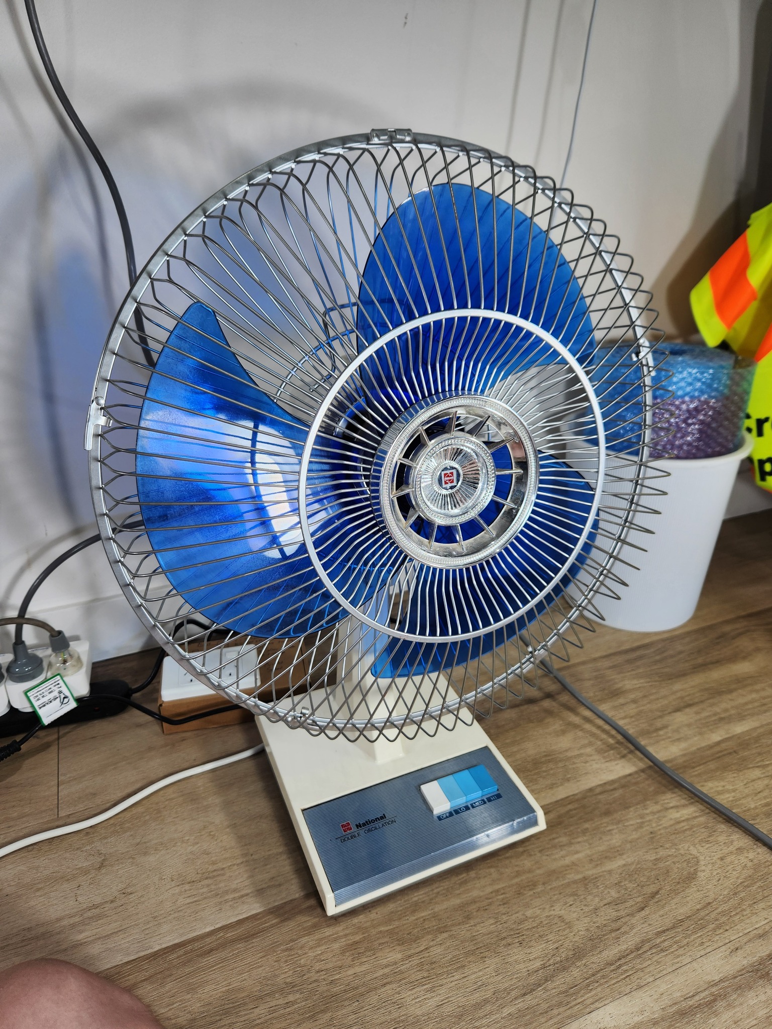 A rare Hitachi D256T1 floor fan. Made in the late 70s/early 80s in