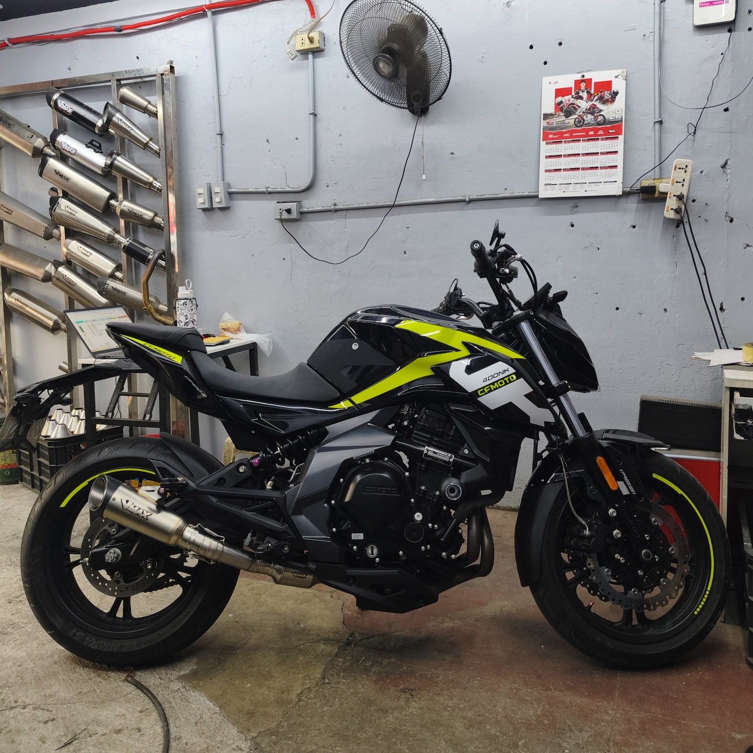 VMAX - CFmoto 400NK - Vmax torque v1 mid pipe with reso 📞 09919304056 💬 ...