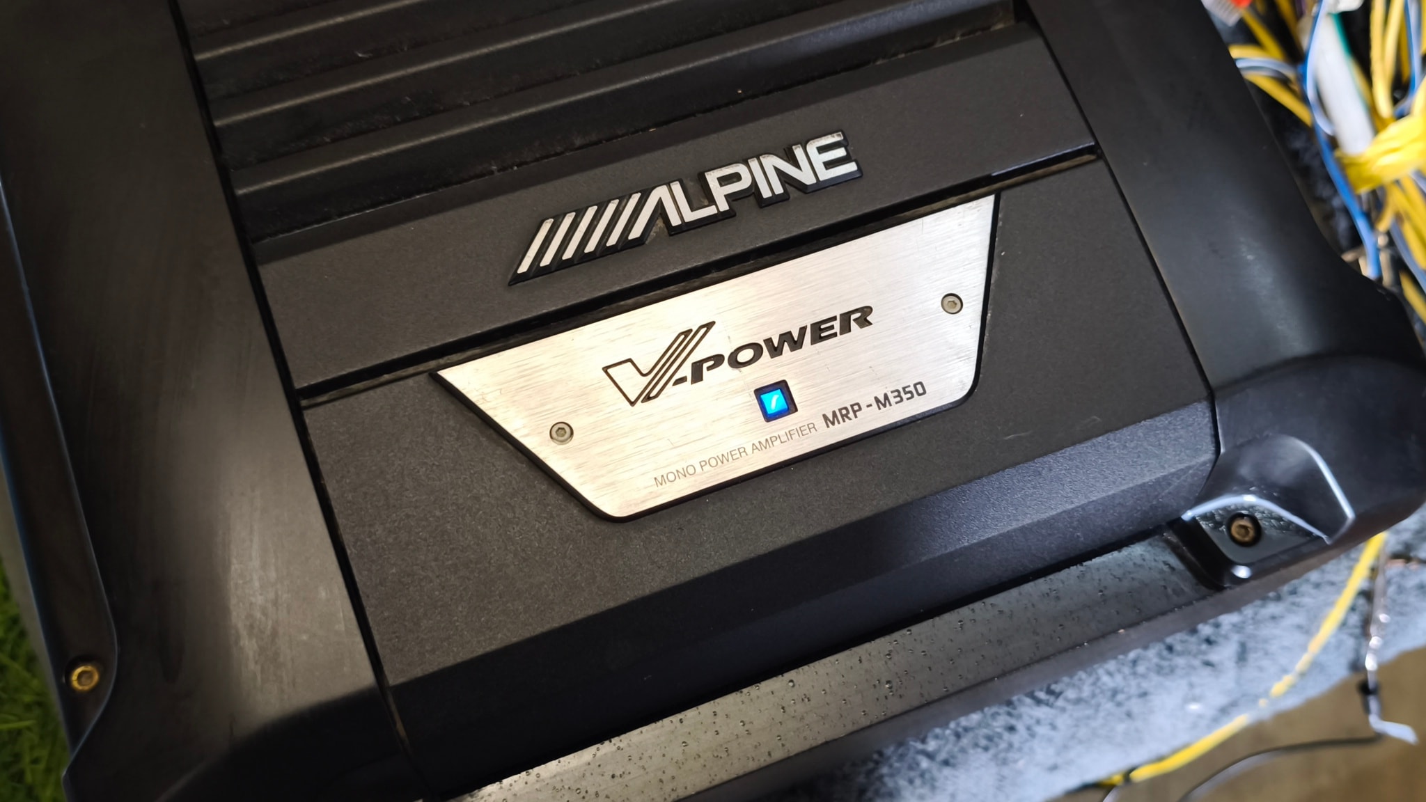 SOLD) Alpine SWD-2000 powered subwoofer class D MRP-M350 mono