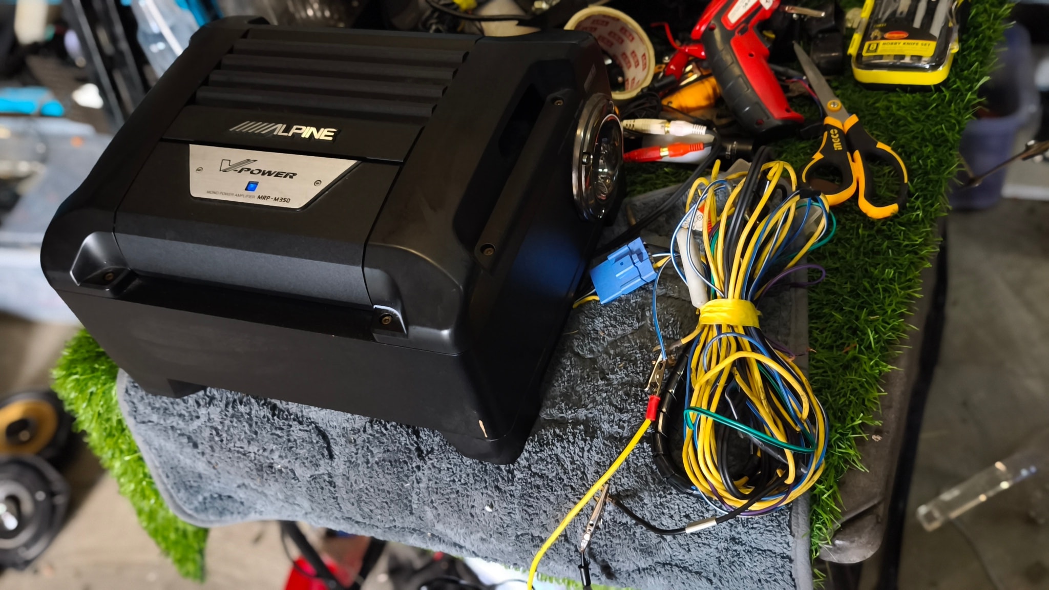 SOLD) Alpine SWD-2000 powered subwoofer class D MRP-M350 mono