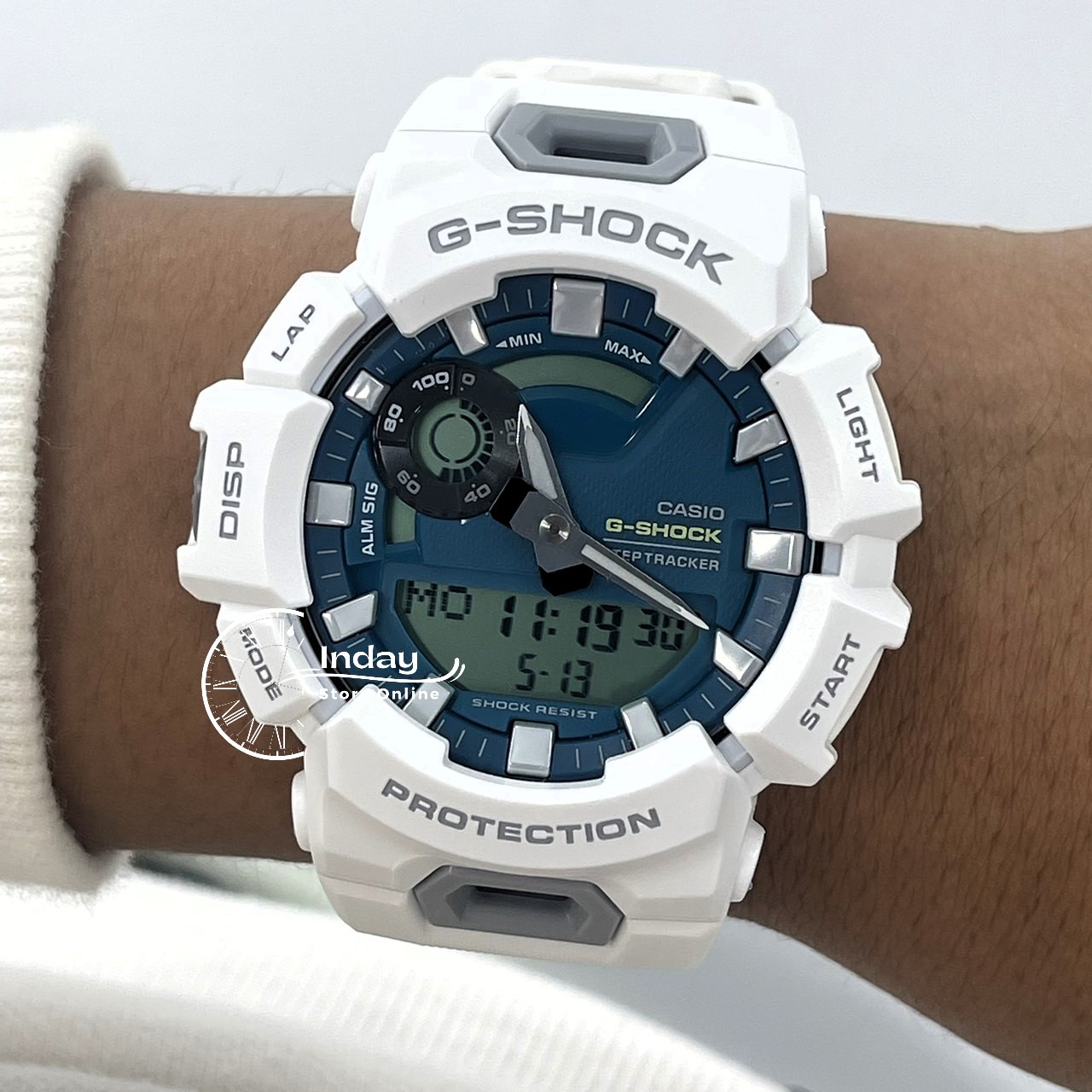 The cool grey of this GBA-800DG was inspired by modern basketball