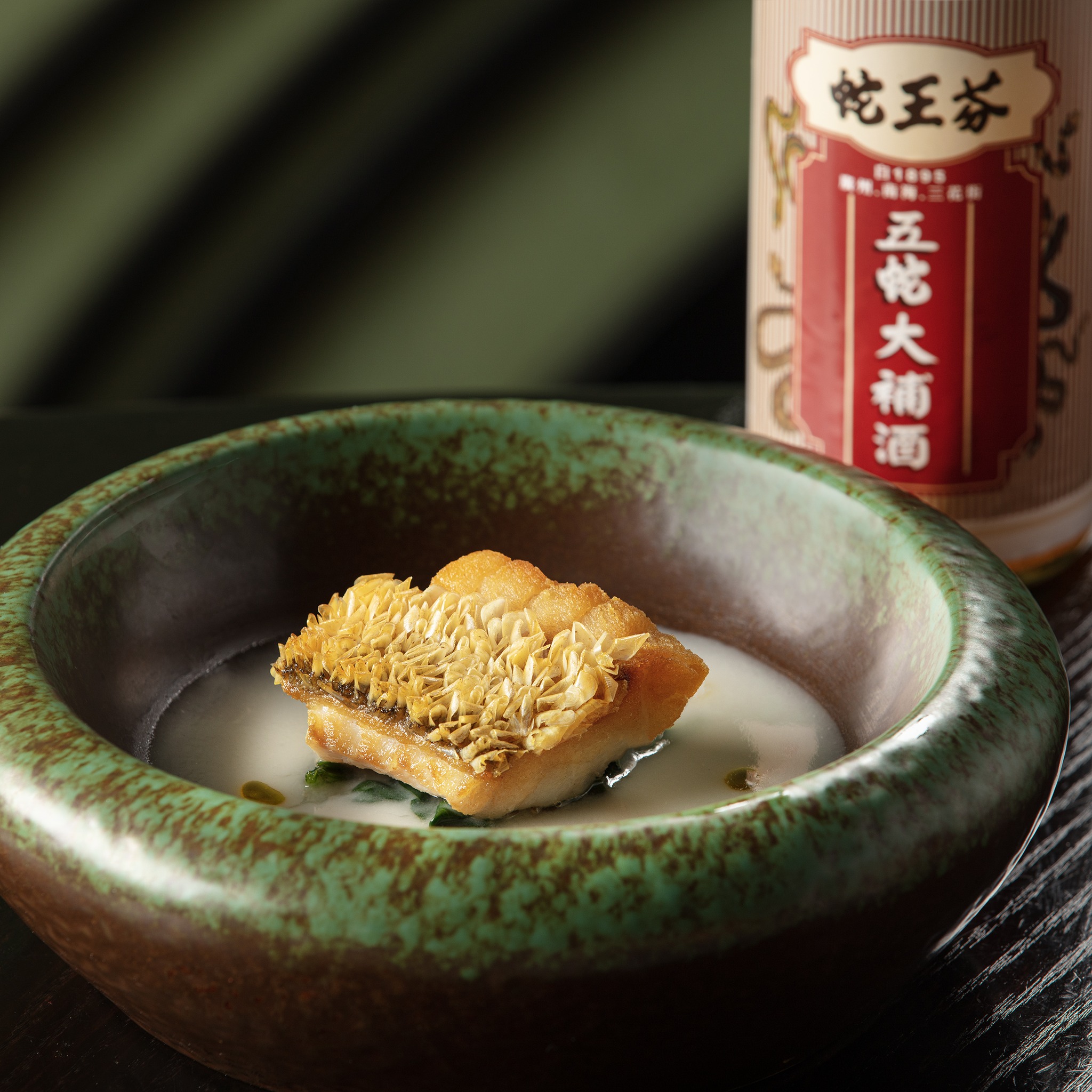 Pattern - 位於中環ifc的摩登中菜餐廳「唐述」，早前邀請四個扎根香港超過70年以上的本土品牌合作，分別為：調...