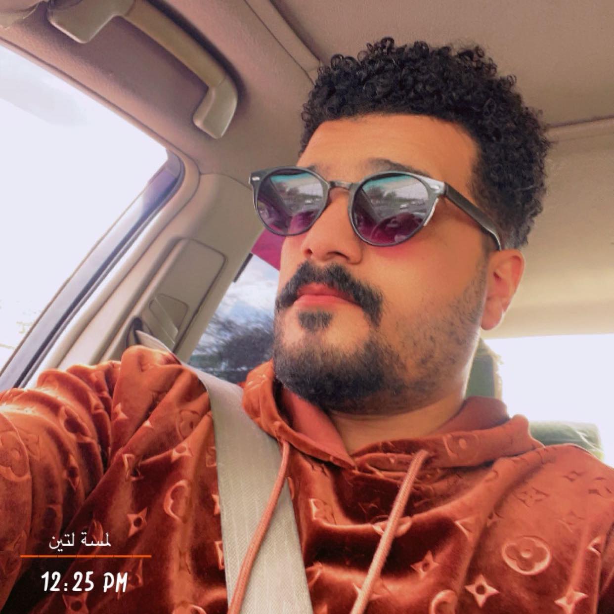 حتا القصعه يضحكو علا الماء ب تعز لما يدرو انه فيه اكثر من ٢٥٠بير والناس ...