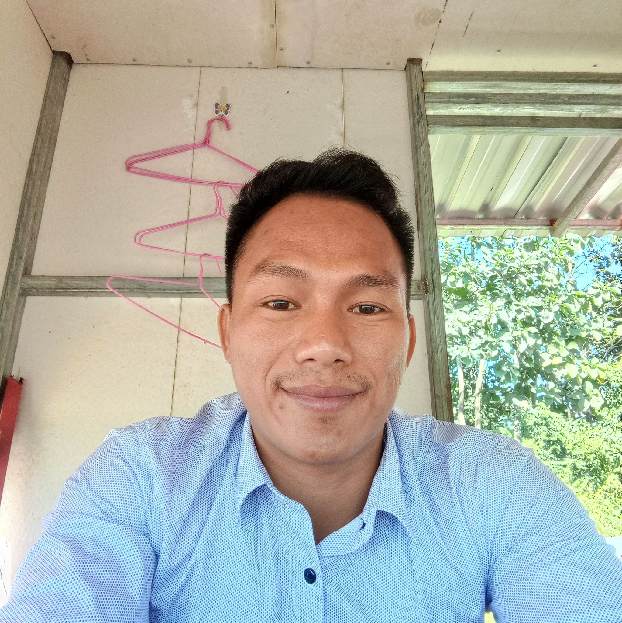 လာဇော် ဒေါင်လွဏ်း
