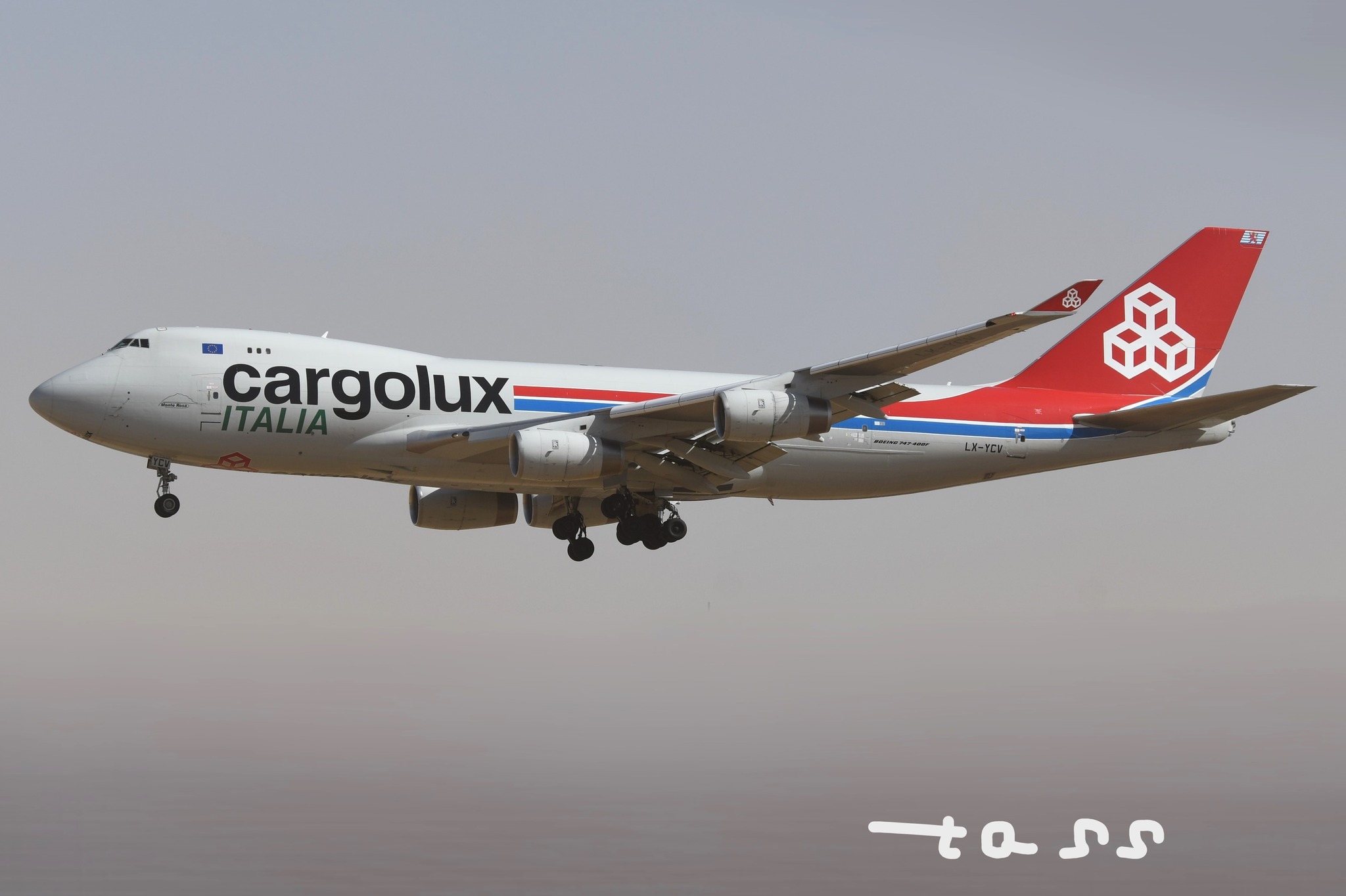 Cargolux Italia Boeing 747-4R7F/SCD LX-YCV cn: 35805 Narita