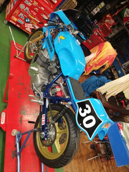 yoshi Kenny's 750 Yoshi replica bike with new rims and exhaust