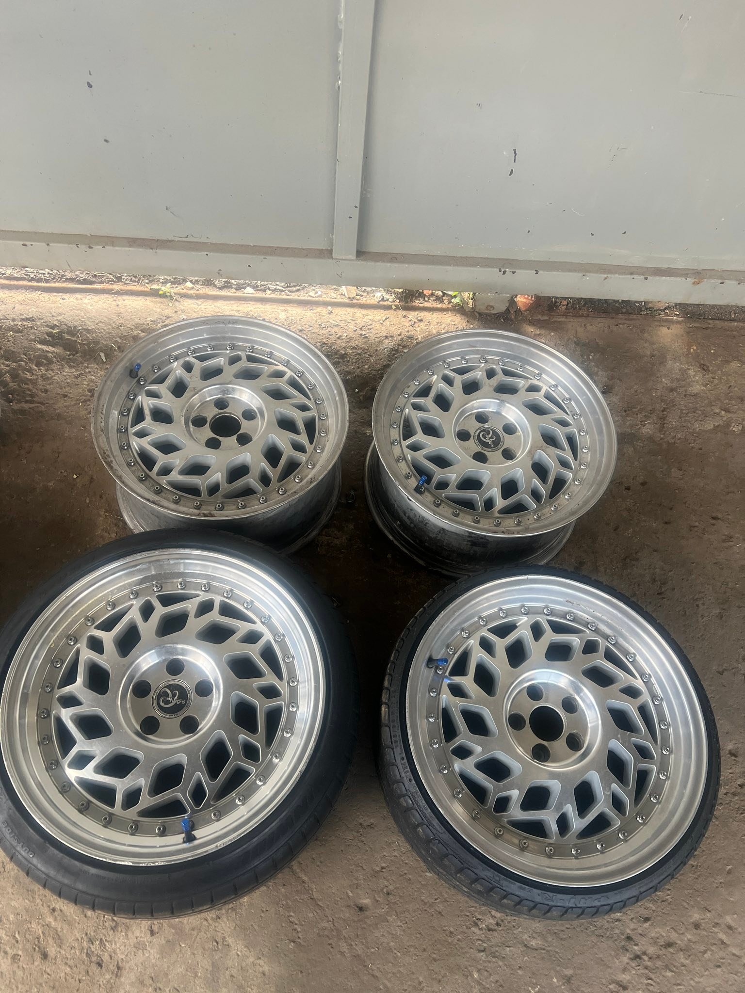 4x rims with Tyres 205/45/17 -Tyre size Threat about 95 % 5/100 