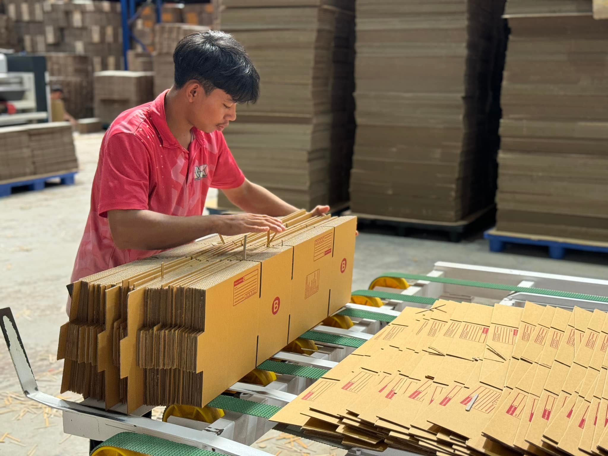 วันศุกร์…ที่สุขสันต์... - โรงงานผลิตกล่องไปรษณีย์ Box Express | Facebook