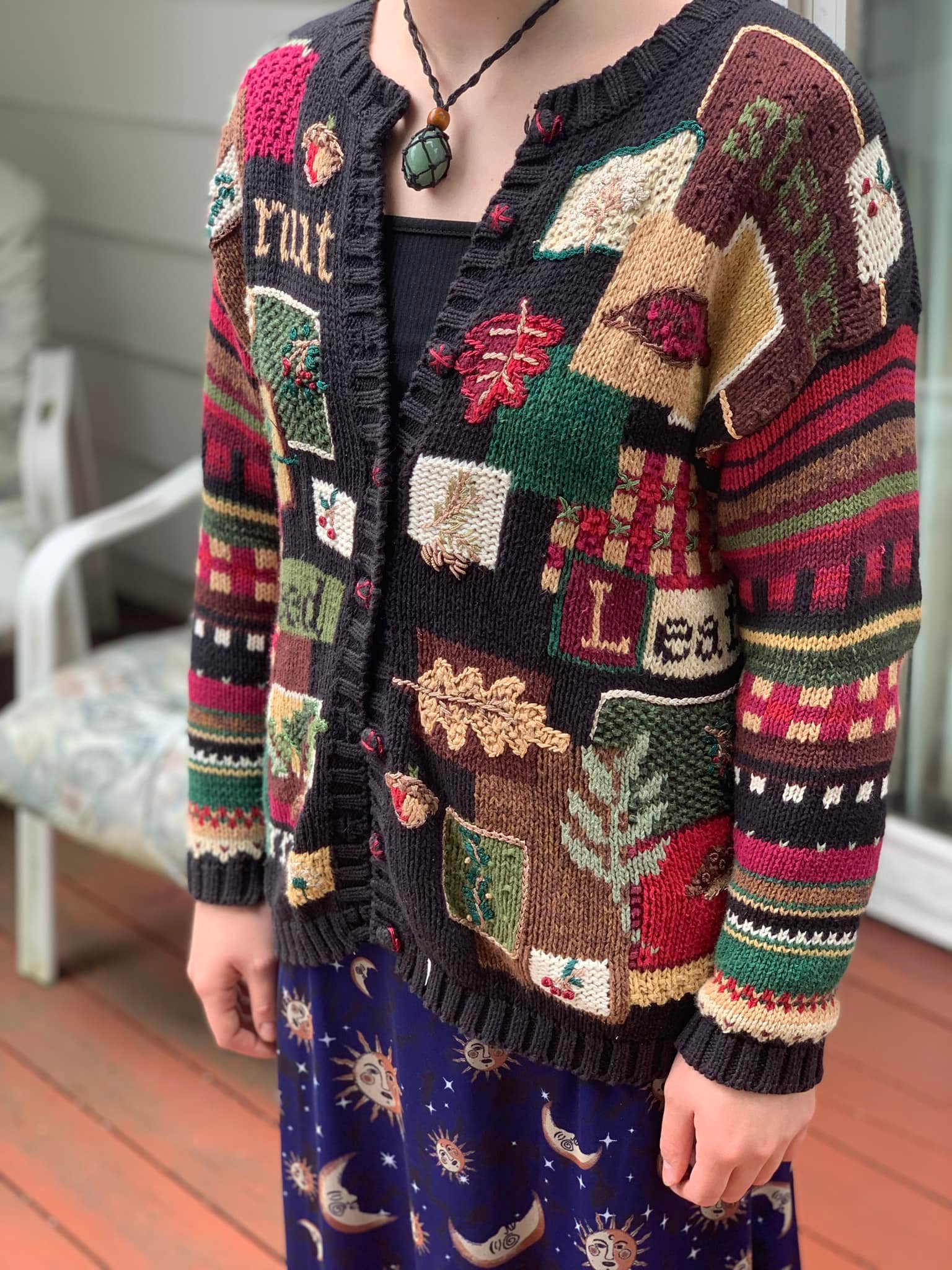 Vintage 1990s autumn sweater with acorns and leaves
