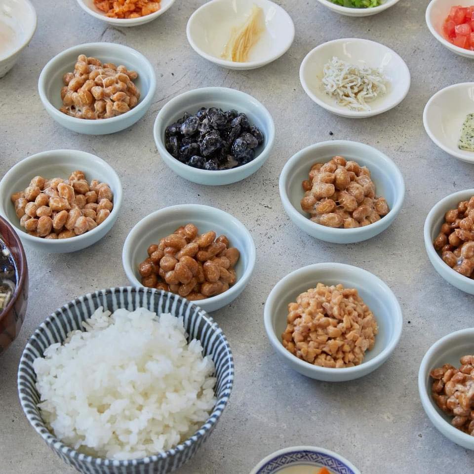 3月2日にリニューアルオープンした令和納豆では、茨城県産の食材を使っ