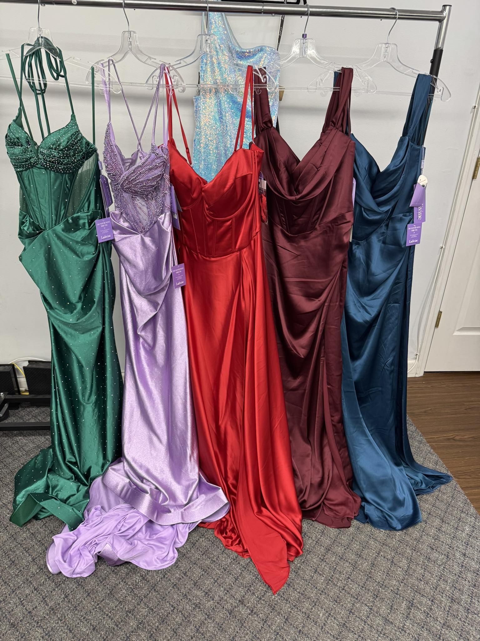 pre loved formal dresses Hollie's Pre-Loved Formals Product ID:AP1E213508_AO410_M