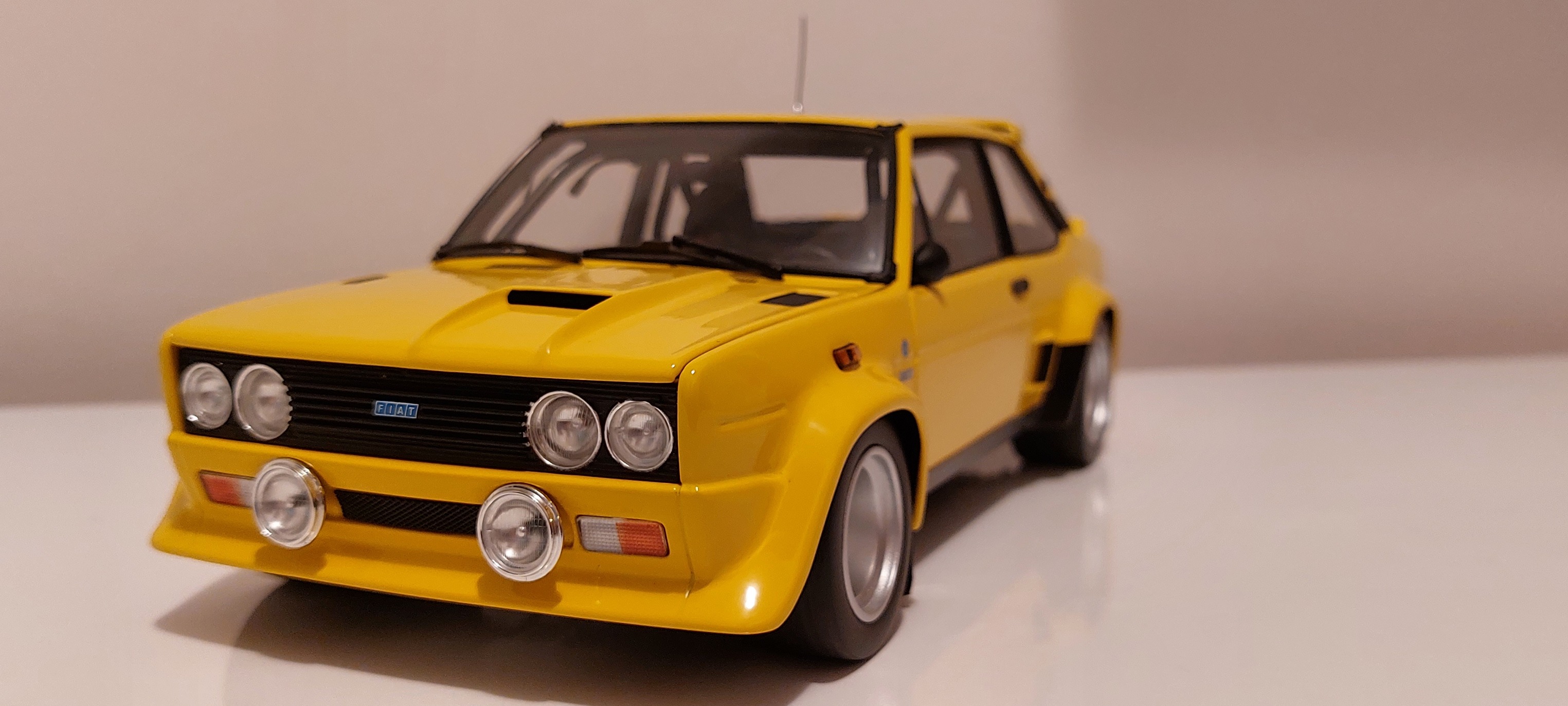 Fiat 131 Mirafiori Street Abarth شاه P 7 2 คอรรม ABARTHEAIIY ב ك 
