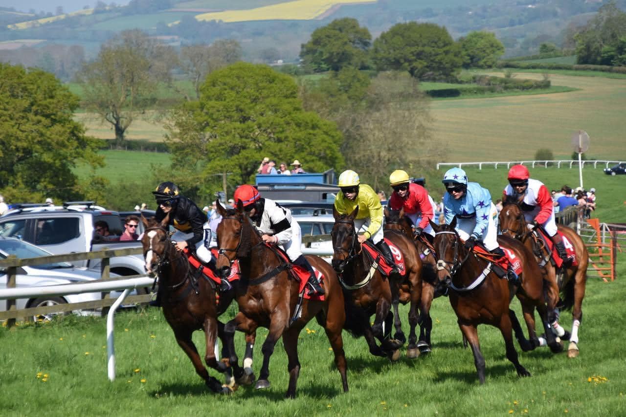 Mollington Horse Races | Mollington