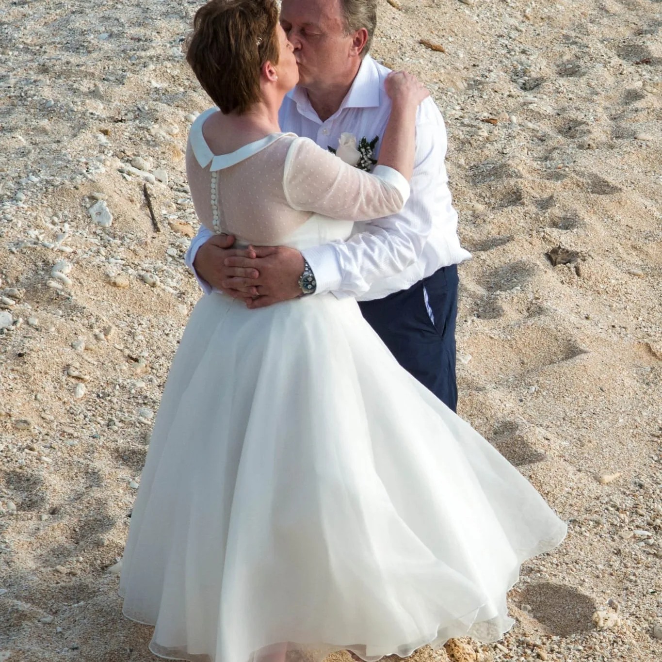 Beachy vow renewal dress ideas for a ceremony