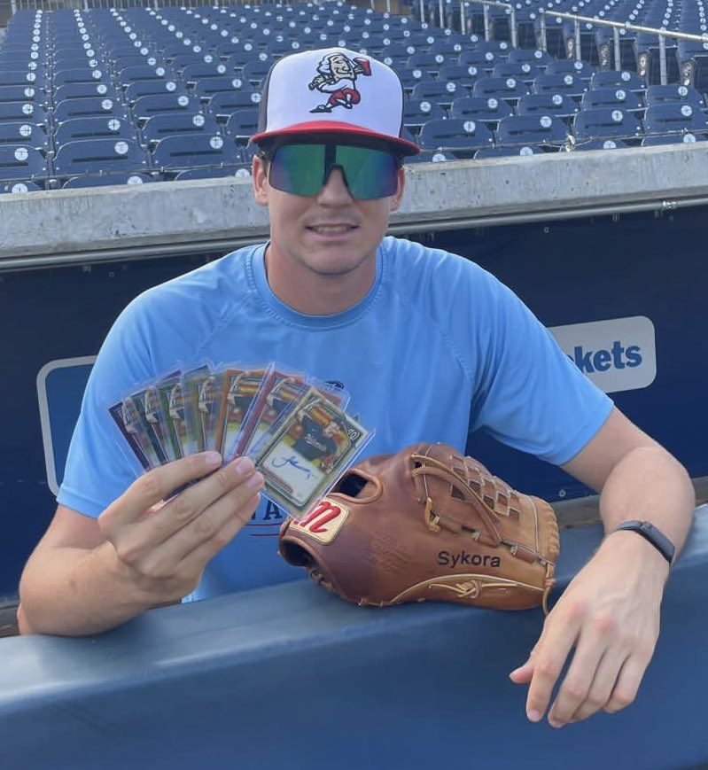 ? HELP WANTED ? Pro baseball player & card collector Travis 
