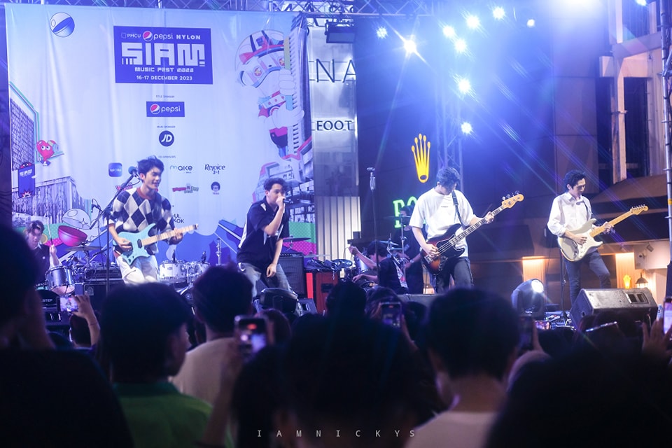 เรื่องของนิค - ปีที่ 3 ที่ได้มาดู Fool Step Band ที่งาน...
